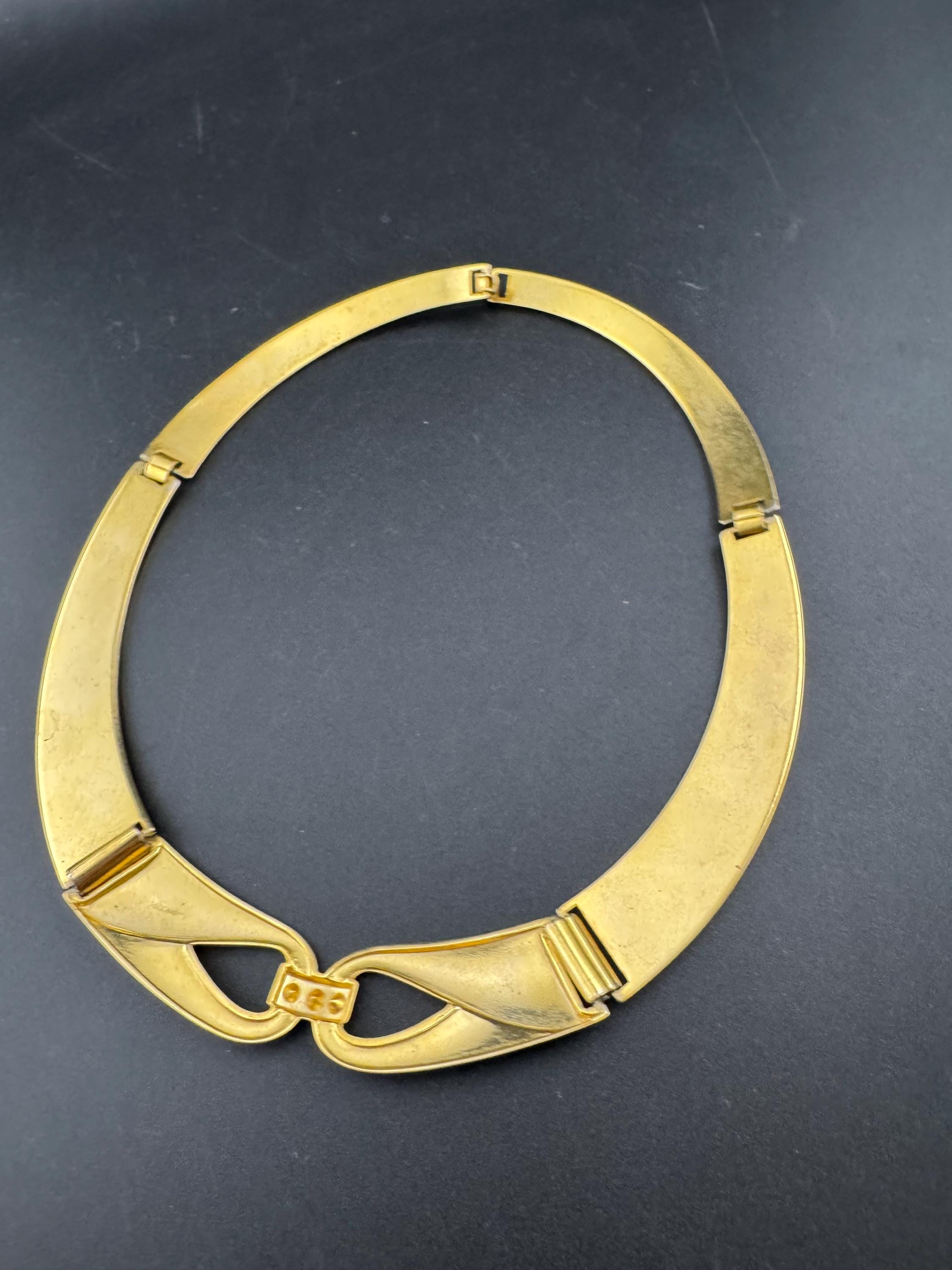 1980s Vintage gold tone and black enamel crystal rhinestone set flat chain choker necklace 42cm