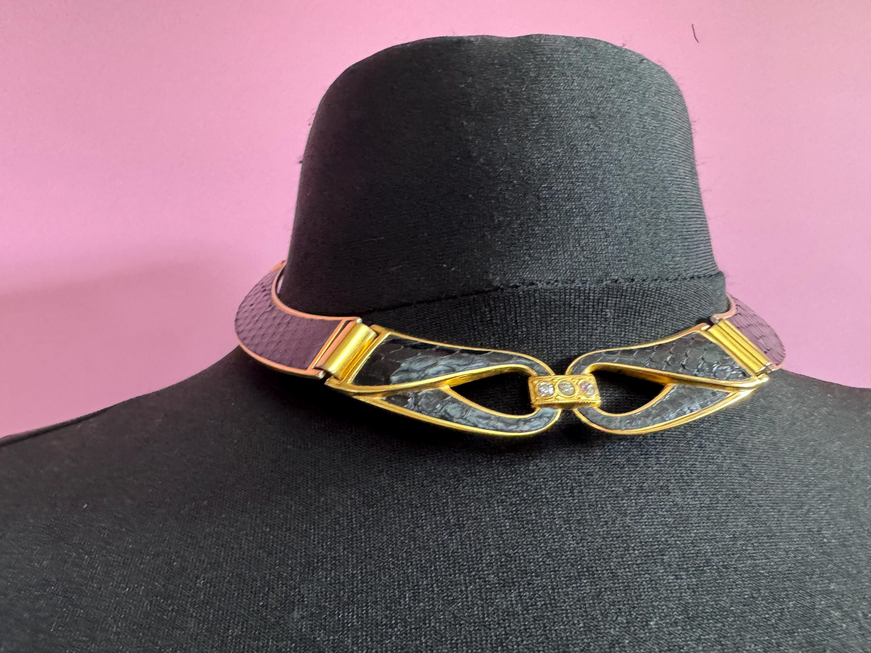 1980s Vintage gold tone and black enamel crystal rhinestone set flat chain choker necklace 42cm