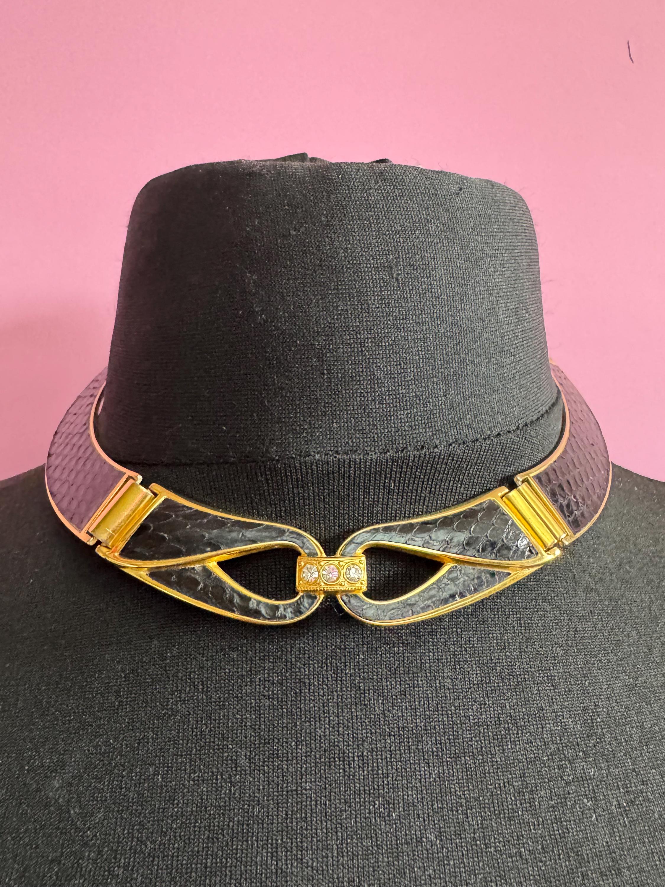 1980s Vintage gold tone and black enamel crystal rhinestone set flat chain choker necklace 42cm