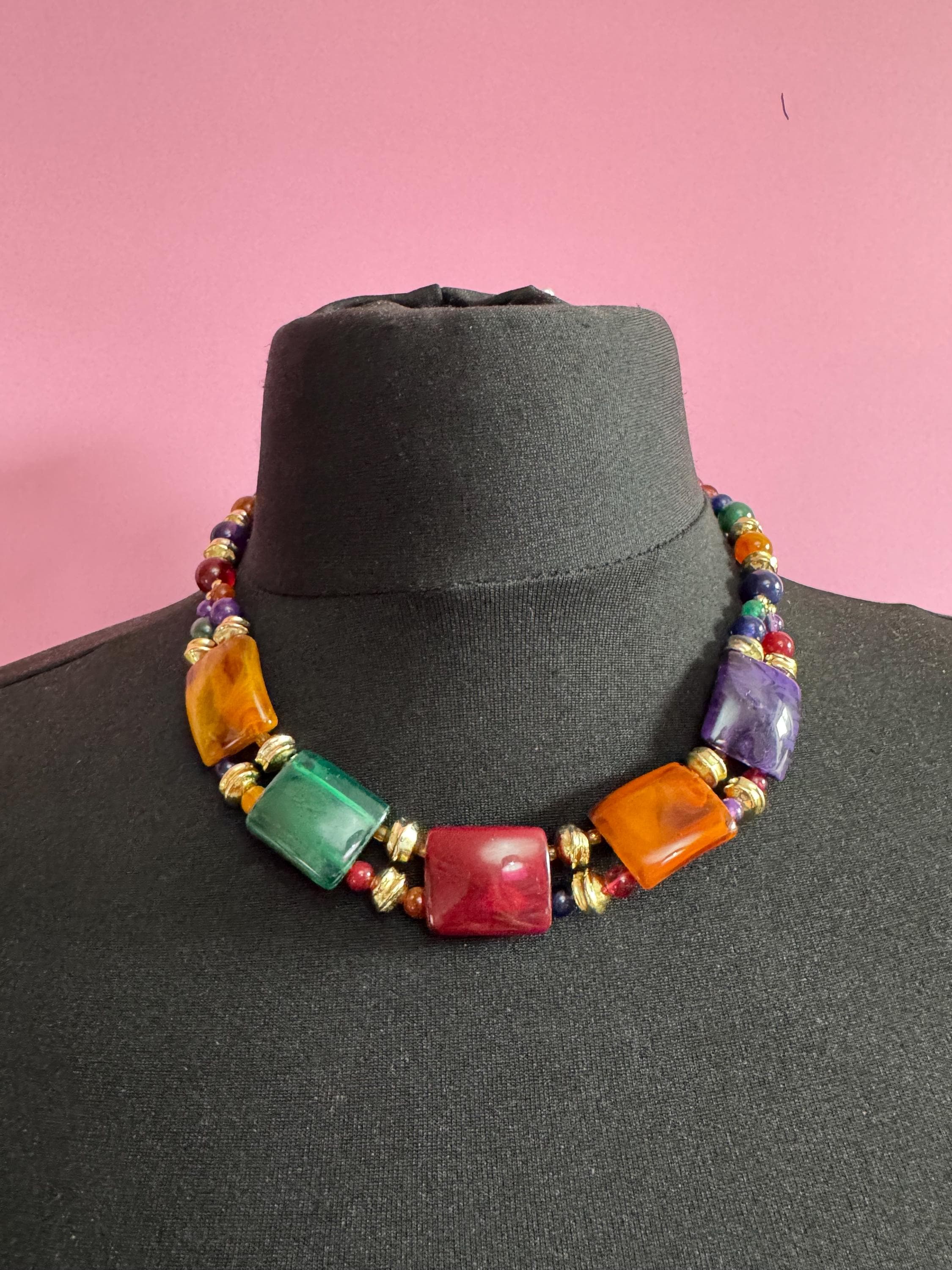 Vintage green purple brown and gold plastic beaded lucite collar necklace 47cm, fabulous!