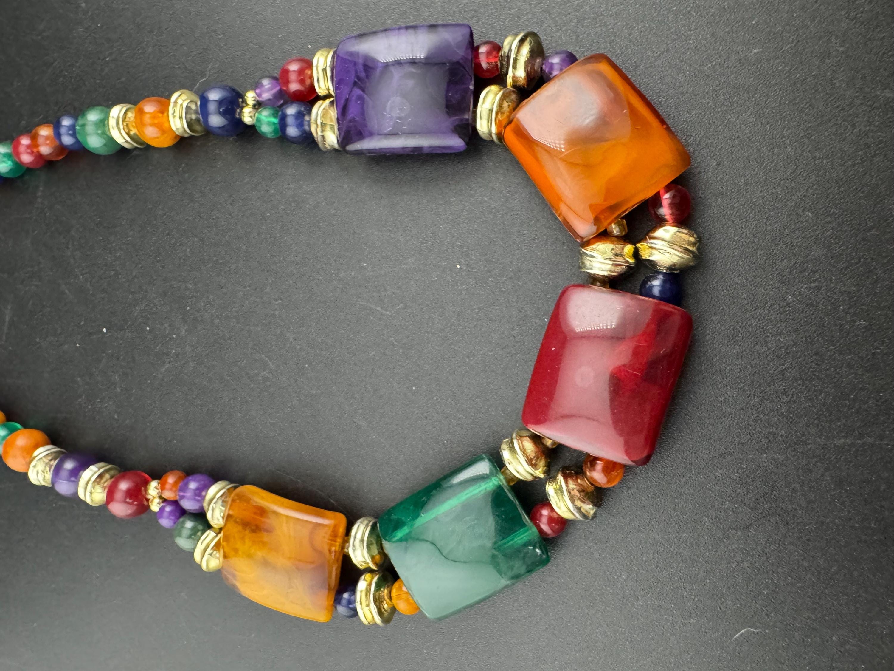Vintage green purple brown and gold plastic beaded lucite collar necklace 47cm, fabulous!