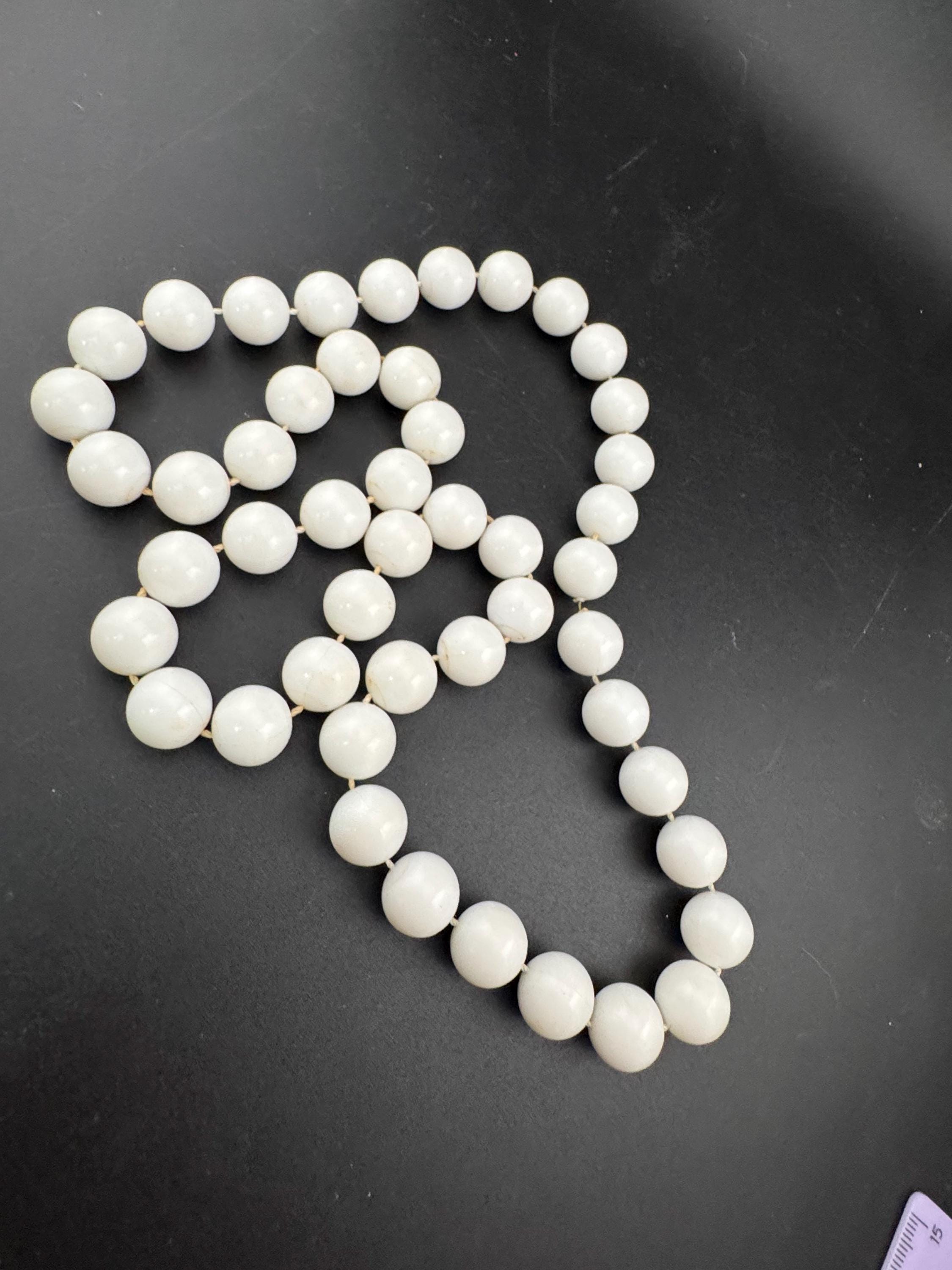 Vintage chunky white plastic beaded long necklace 74cm
