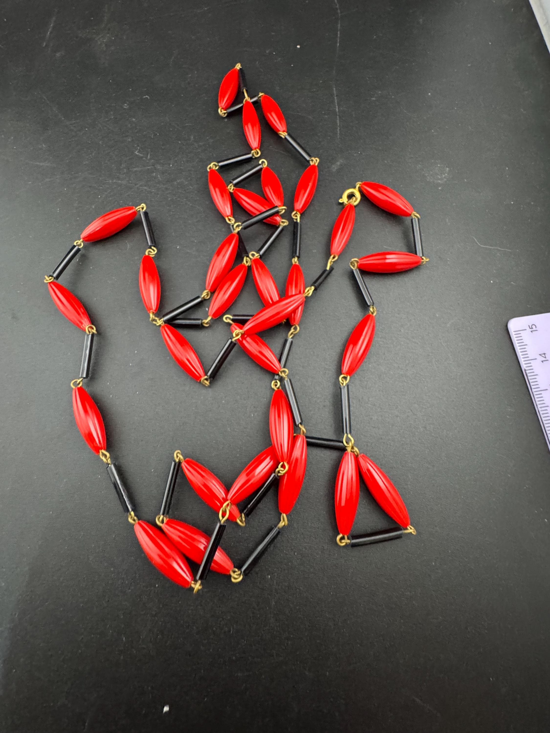 Vintage 135cm black and red plastic flapper length beaded long gatsby flapper necklace beads