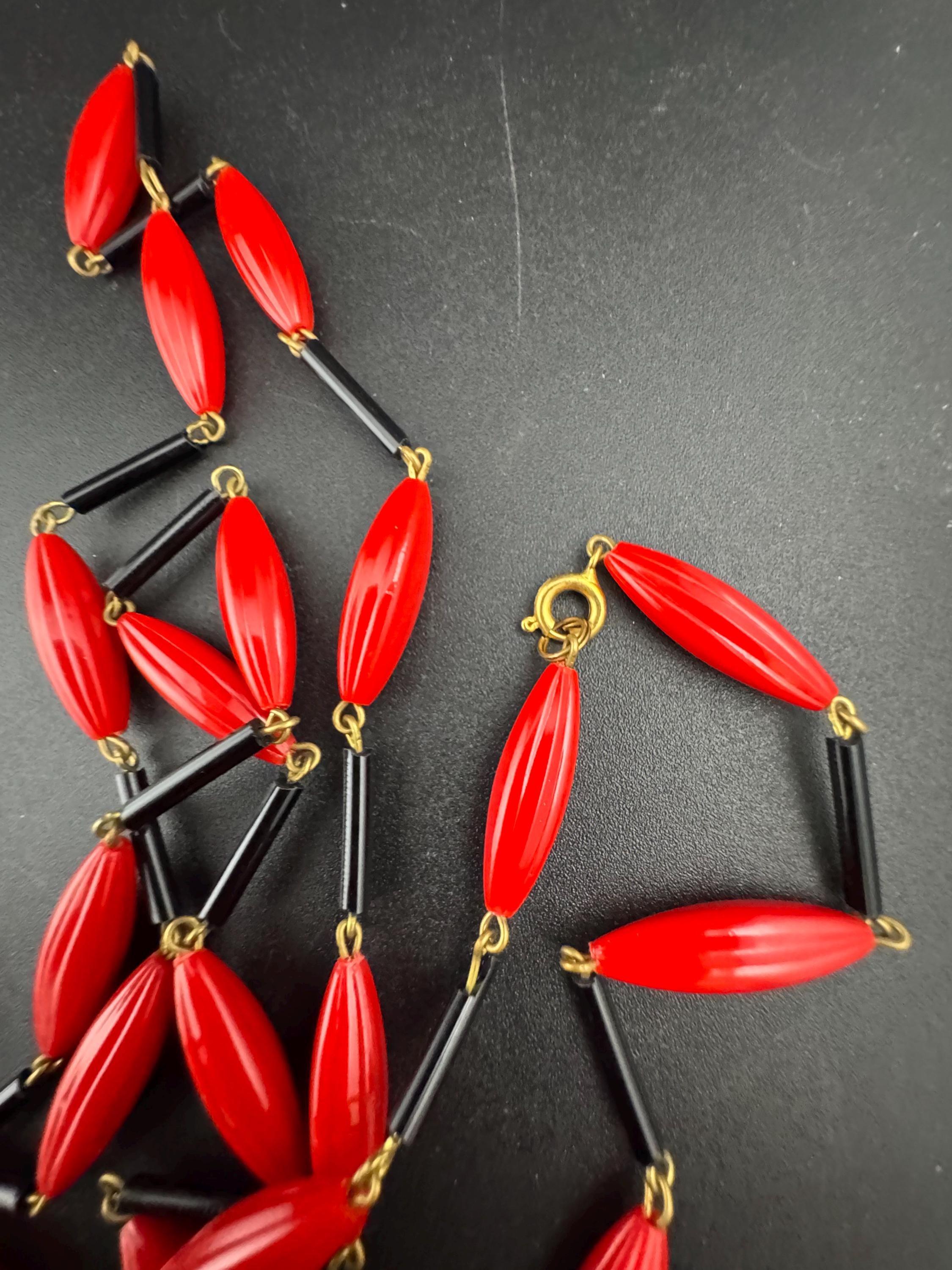 Vintage 135cm black and red plastic flapper length beaded long gatsby flapper necklace beads