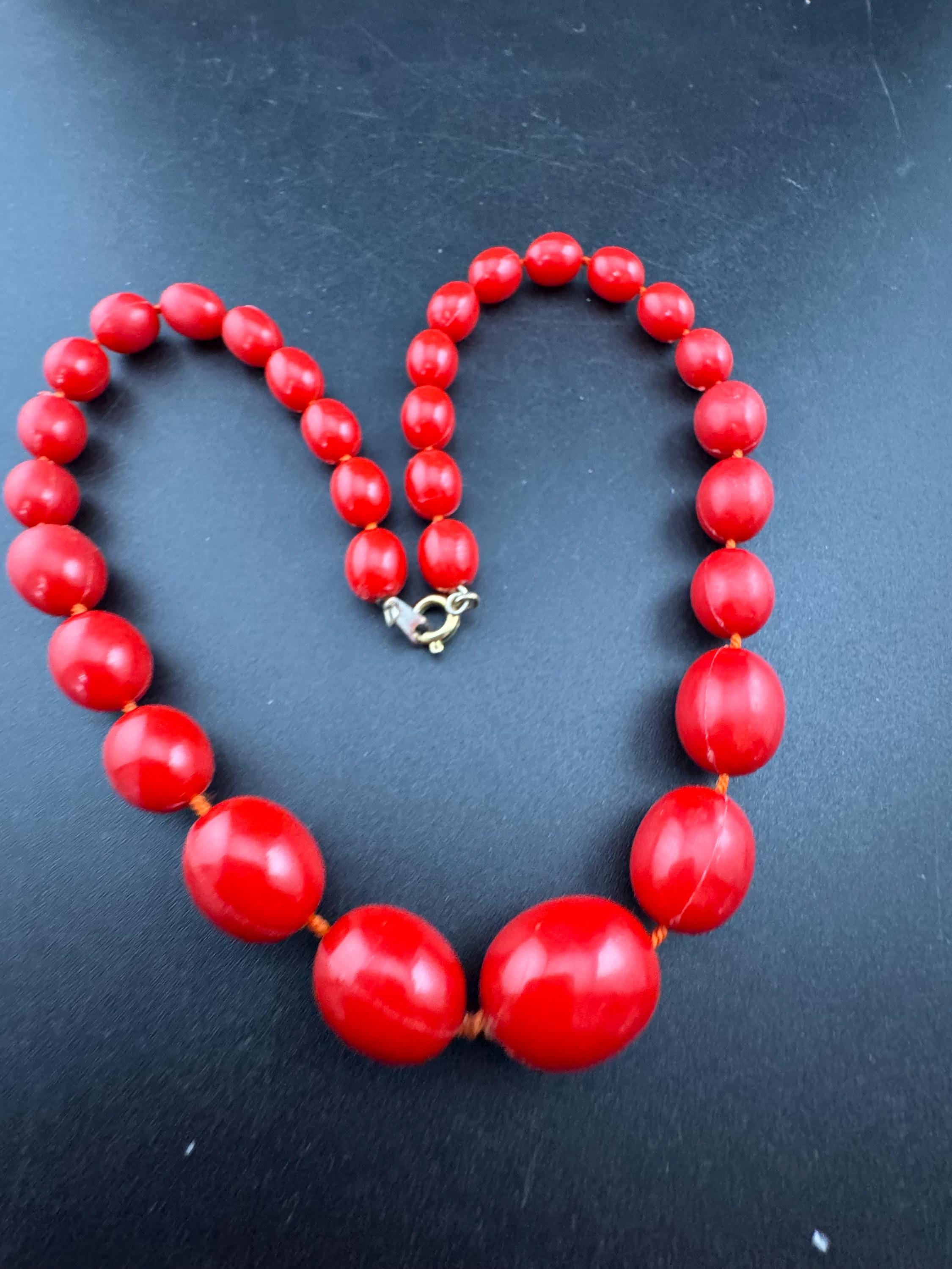 Vintage 80s classic red plastic fixed  beaded collar necklace 42.5cm