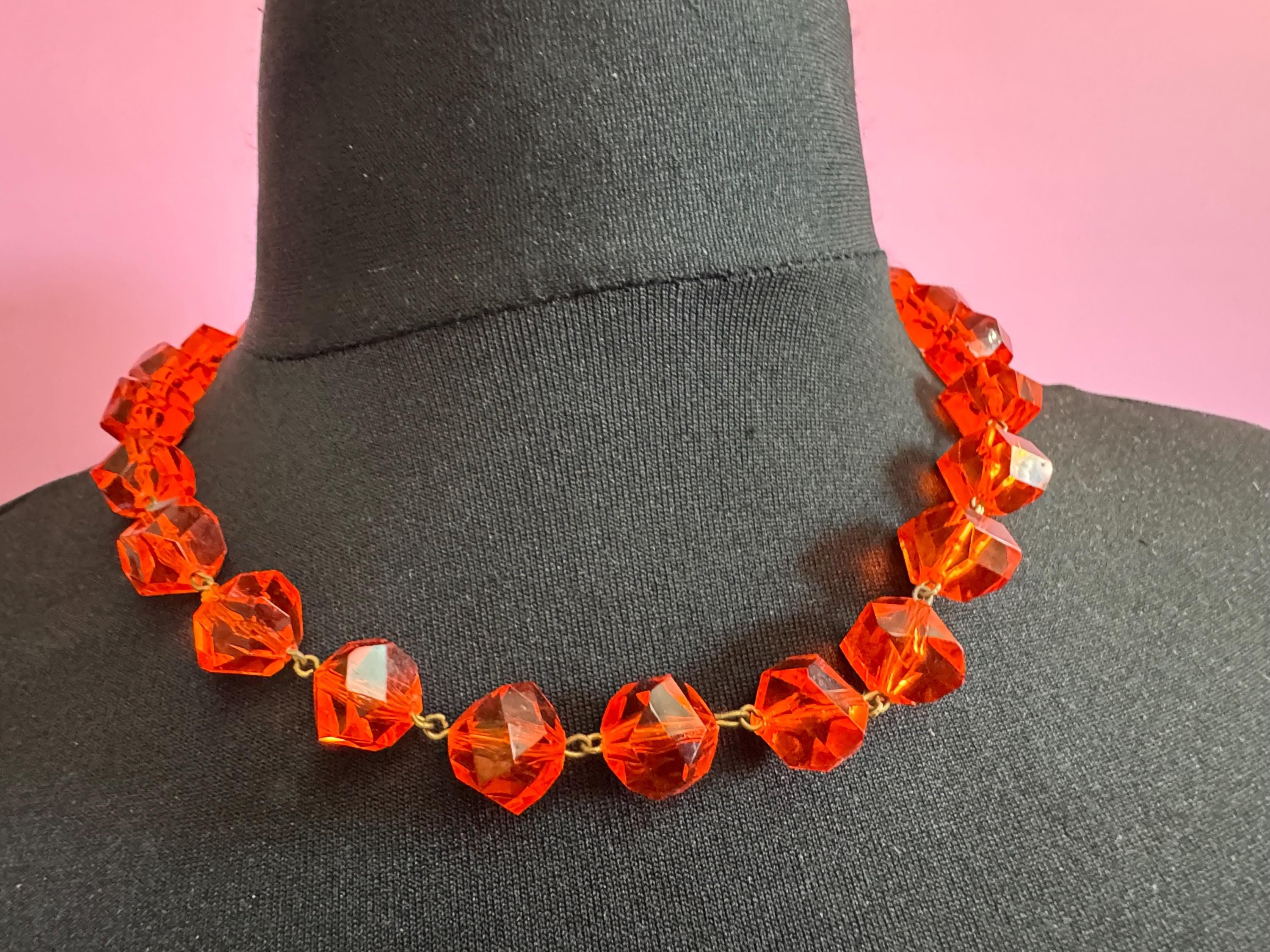 Vintage bright orange faceted acrylic plastic chunky beaded necklace 51cm