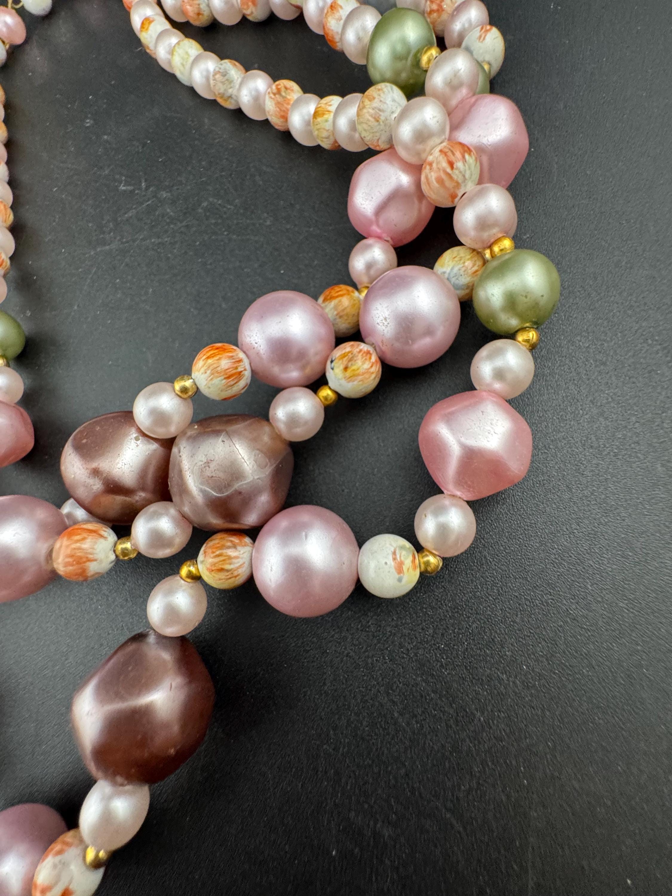 Mid century pink Hong Kong faux pearl chunky plastic beaded multi strand choker necklace
