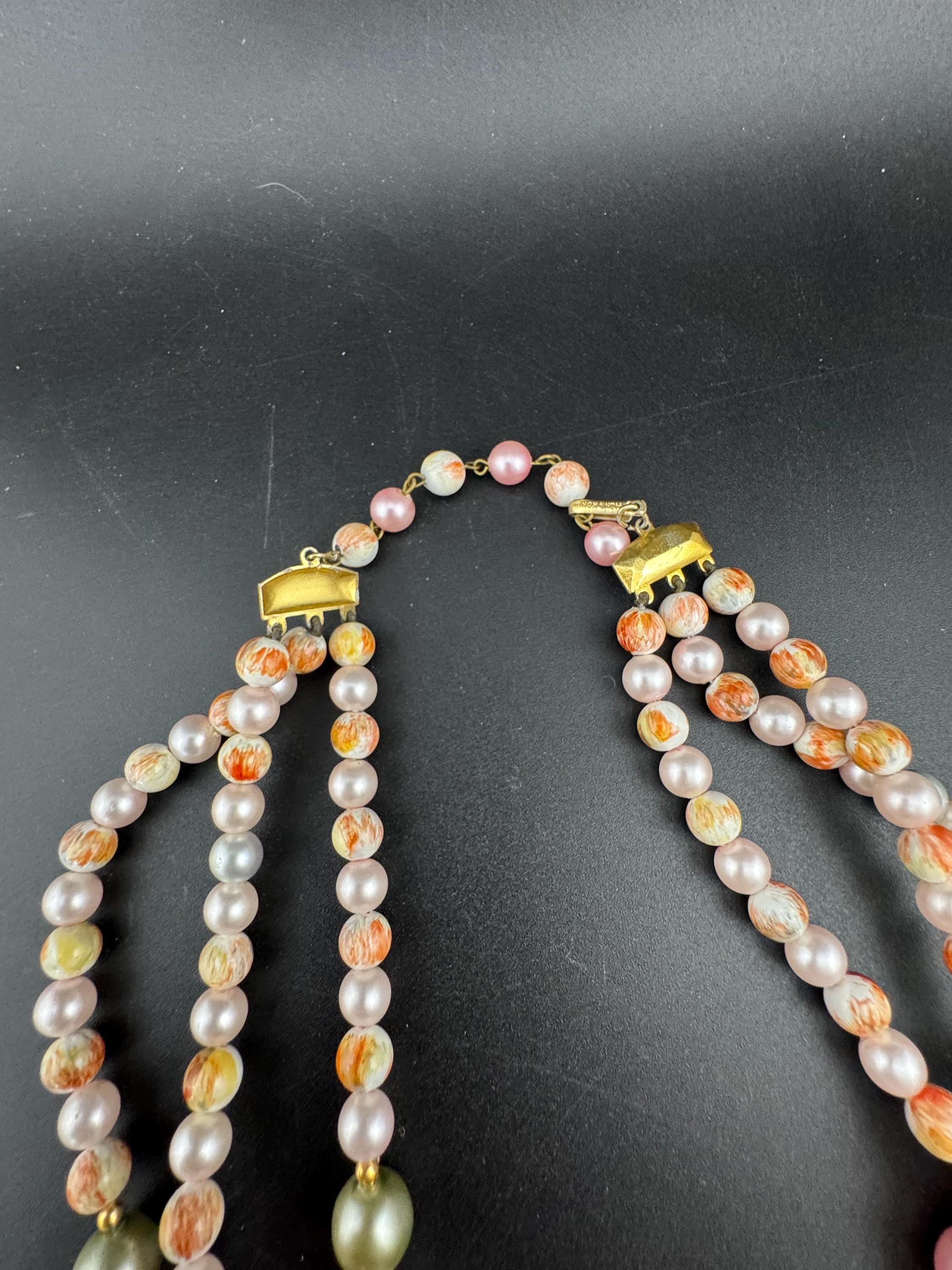 Mid century pink Hong Kong faux pearl chunky plastic beaded multi strand choker necklace