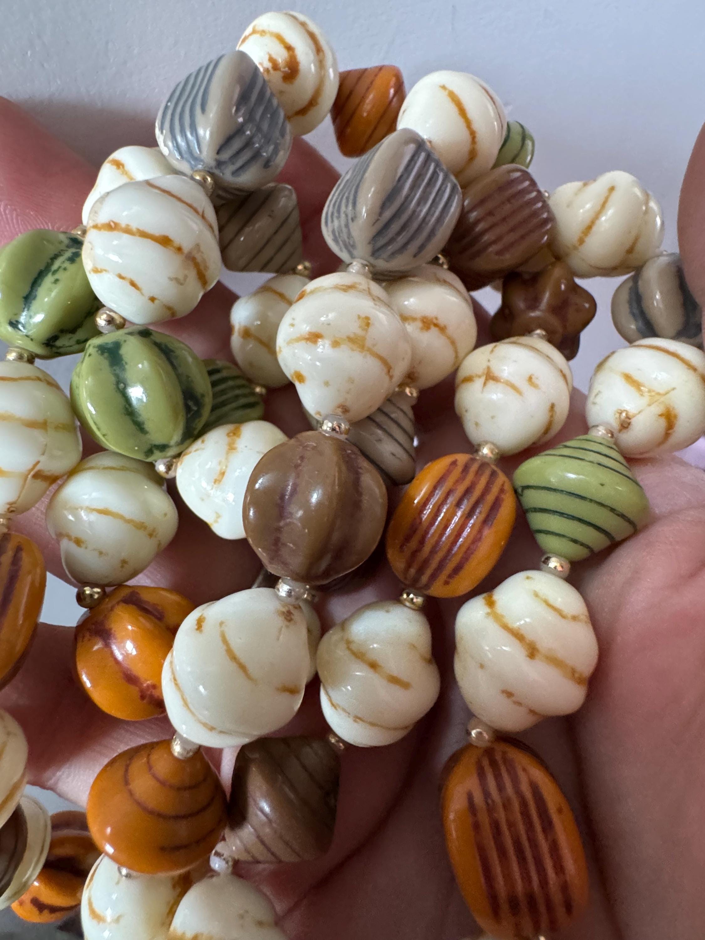 Vintage 1960s brown cream and green plastic beaded long pebble necklace 90cm