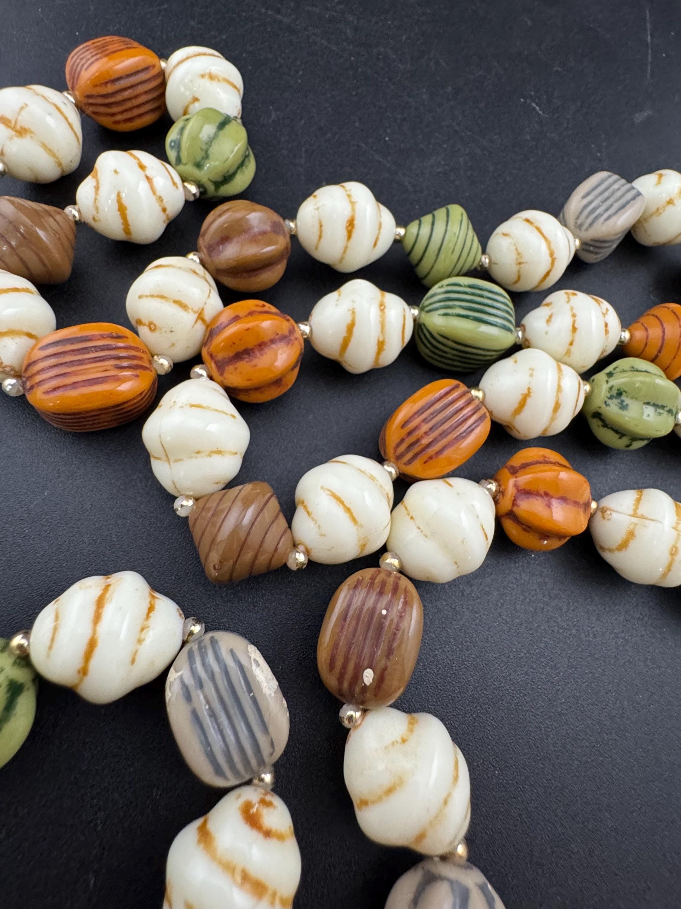Vintage 1960s brown cream and green plastic beaded long pebble necklace 90cm