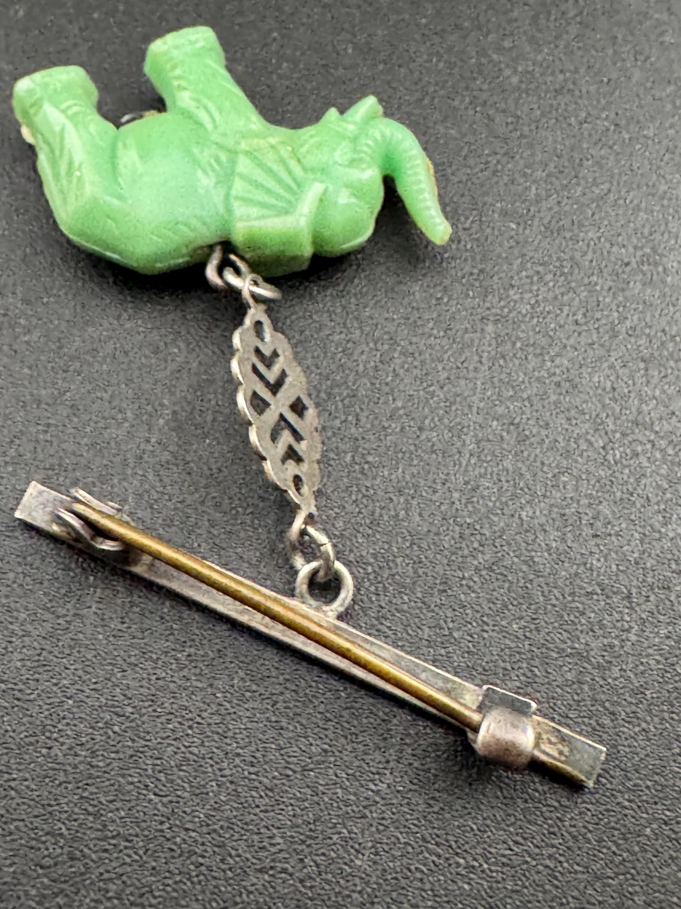 Vintage Art Deco Sterling Silver Elephant Brooch: Green Plastic Pendant
