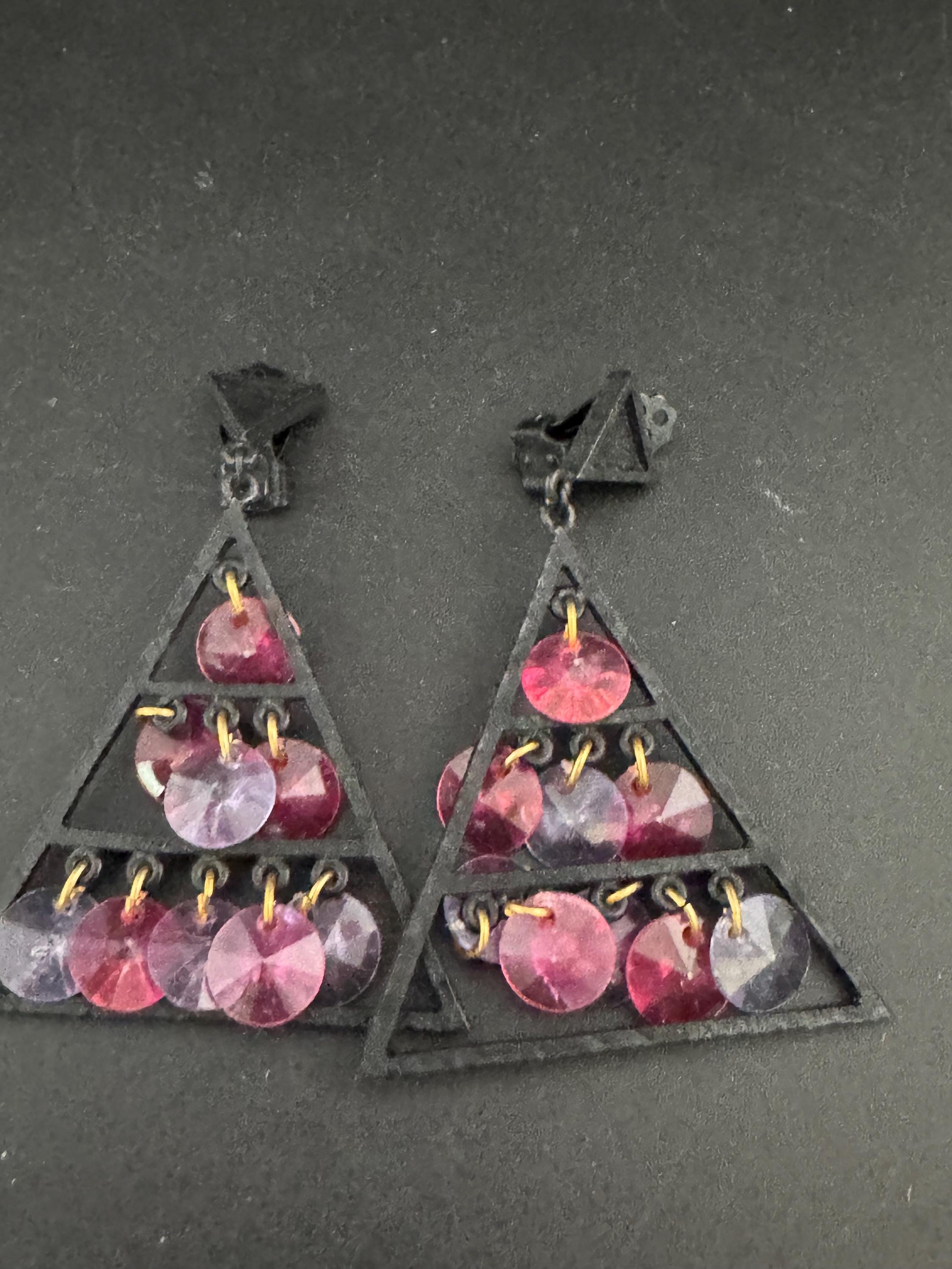 Vintage black plastic triangular pink and purple beaded dangly clip on earrings 7cm