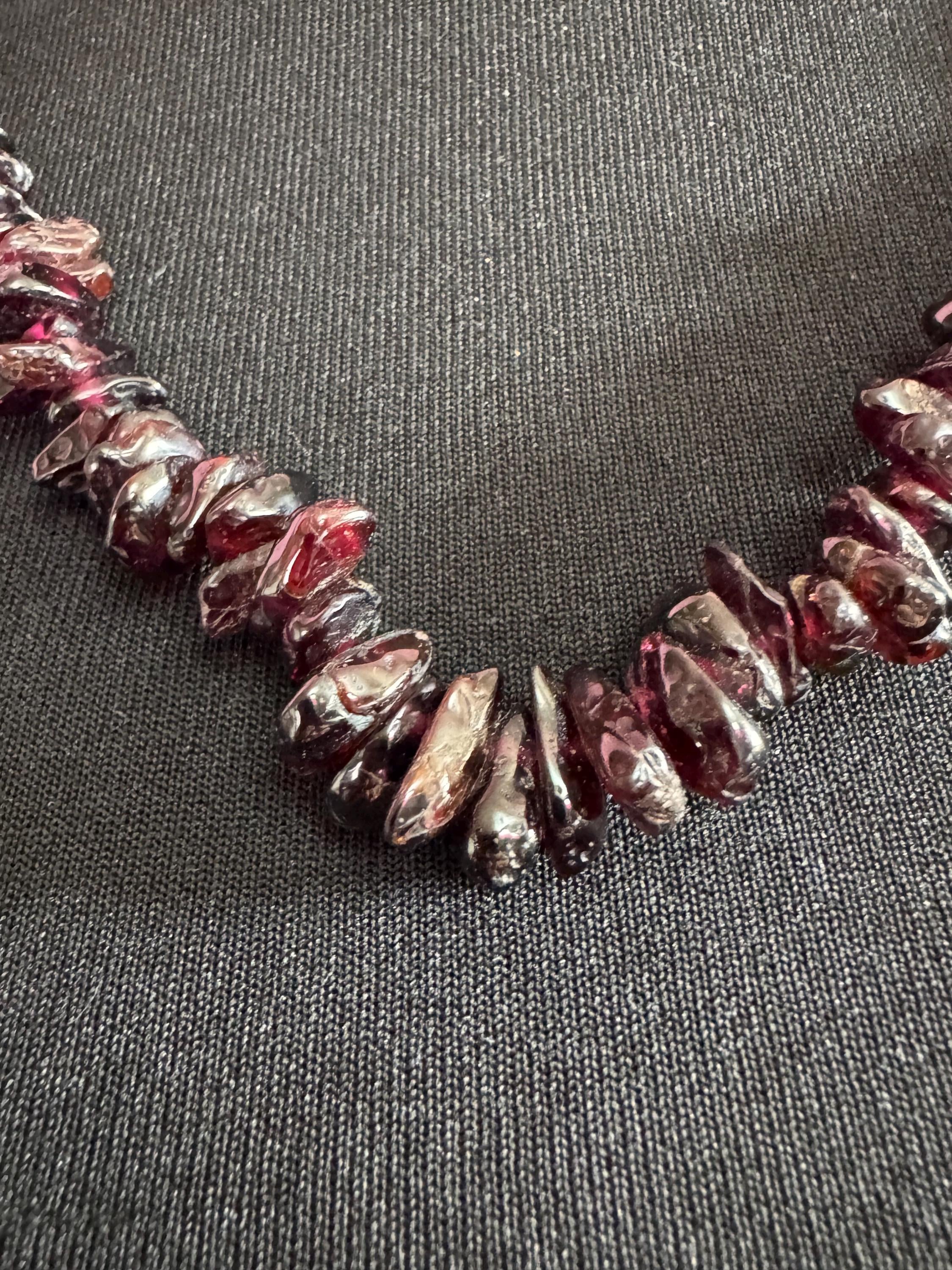 Antique Art Deco natural garnet red purple gemstone beaded necklace 59cm