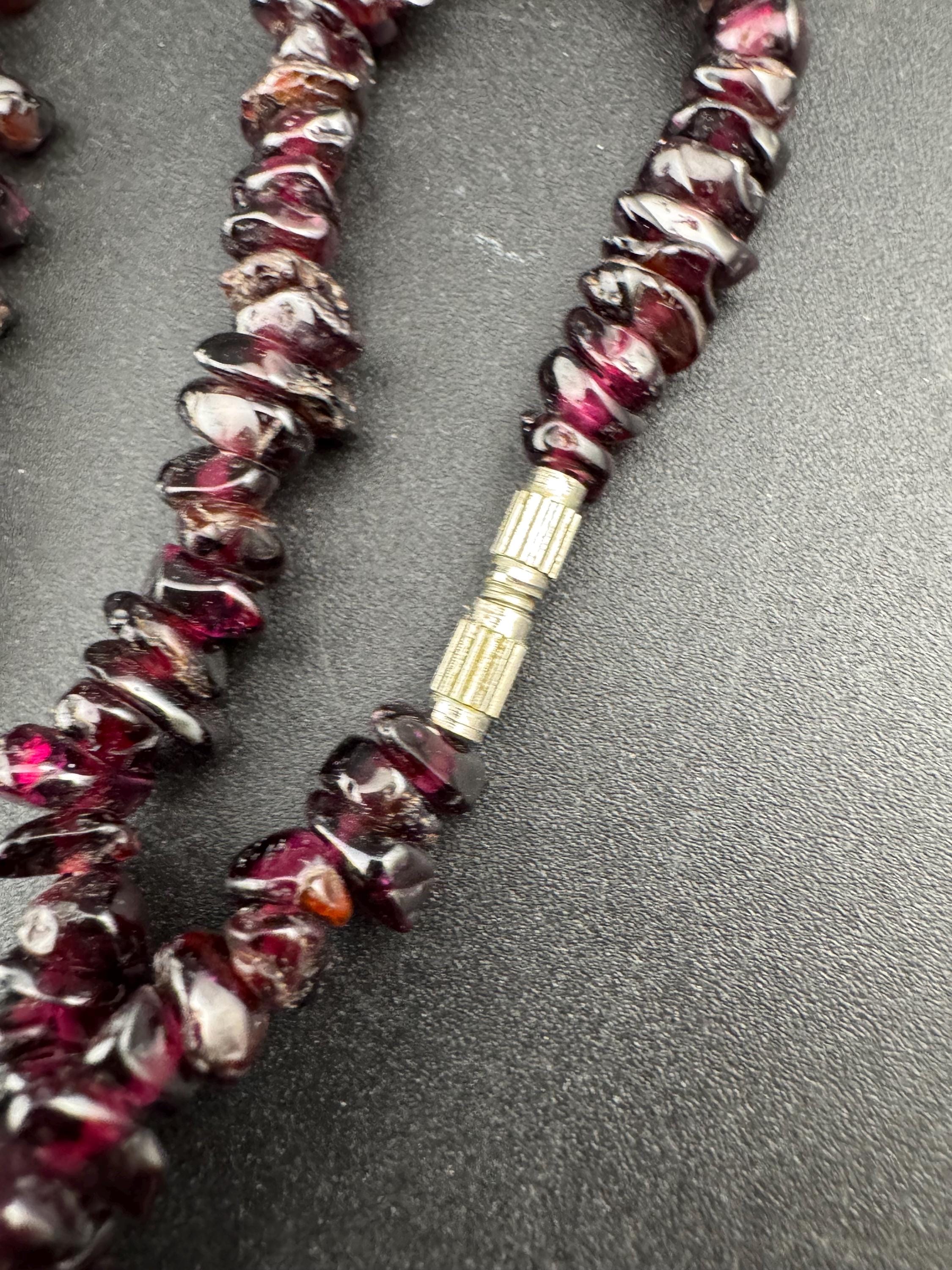 Antique Art Deco natural garnet red purple gemstone beaded necklace 59cm
