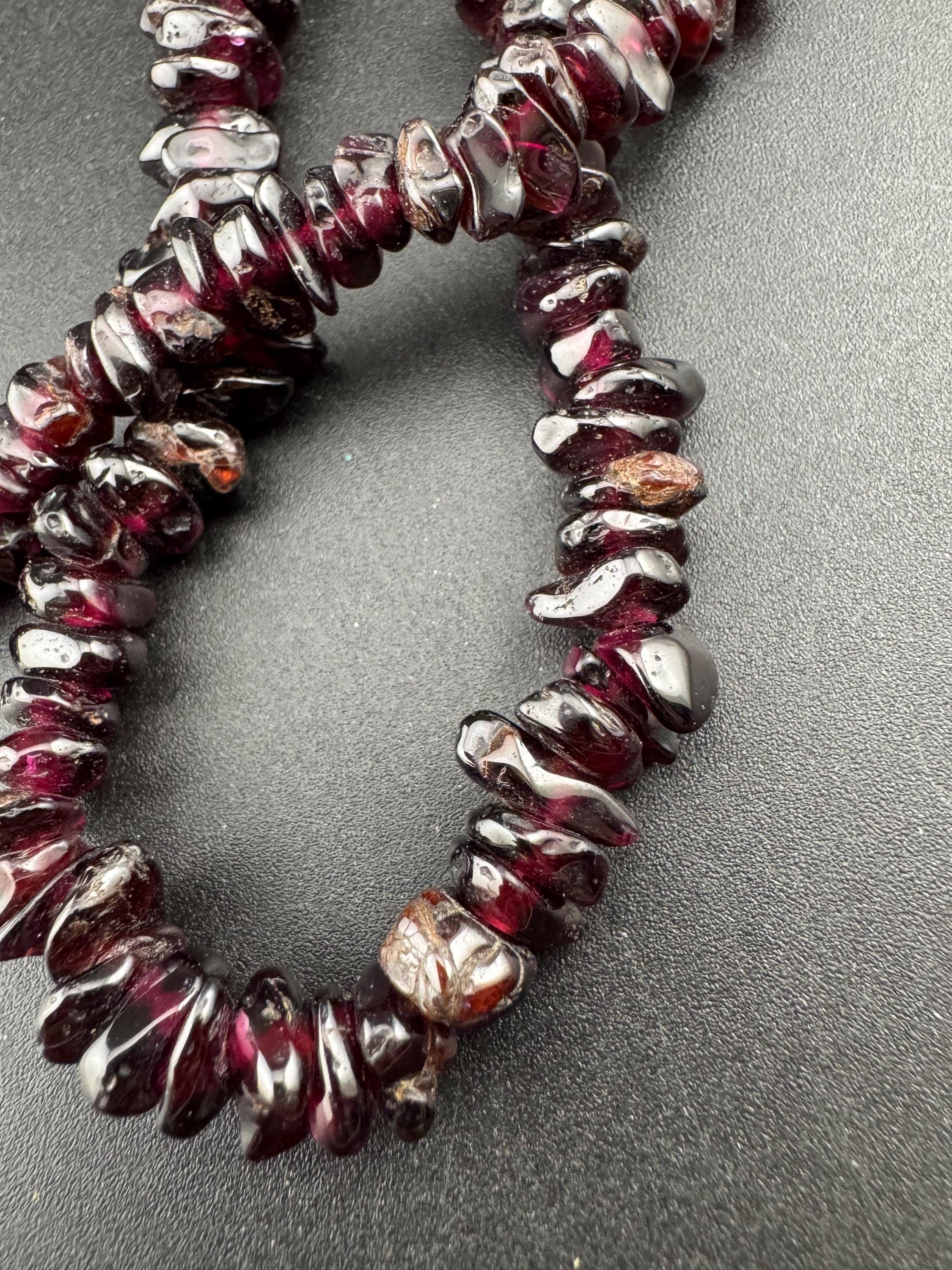 Antique Art Deco natural garnet red purple gemstone beaded necklace 59cm