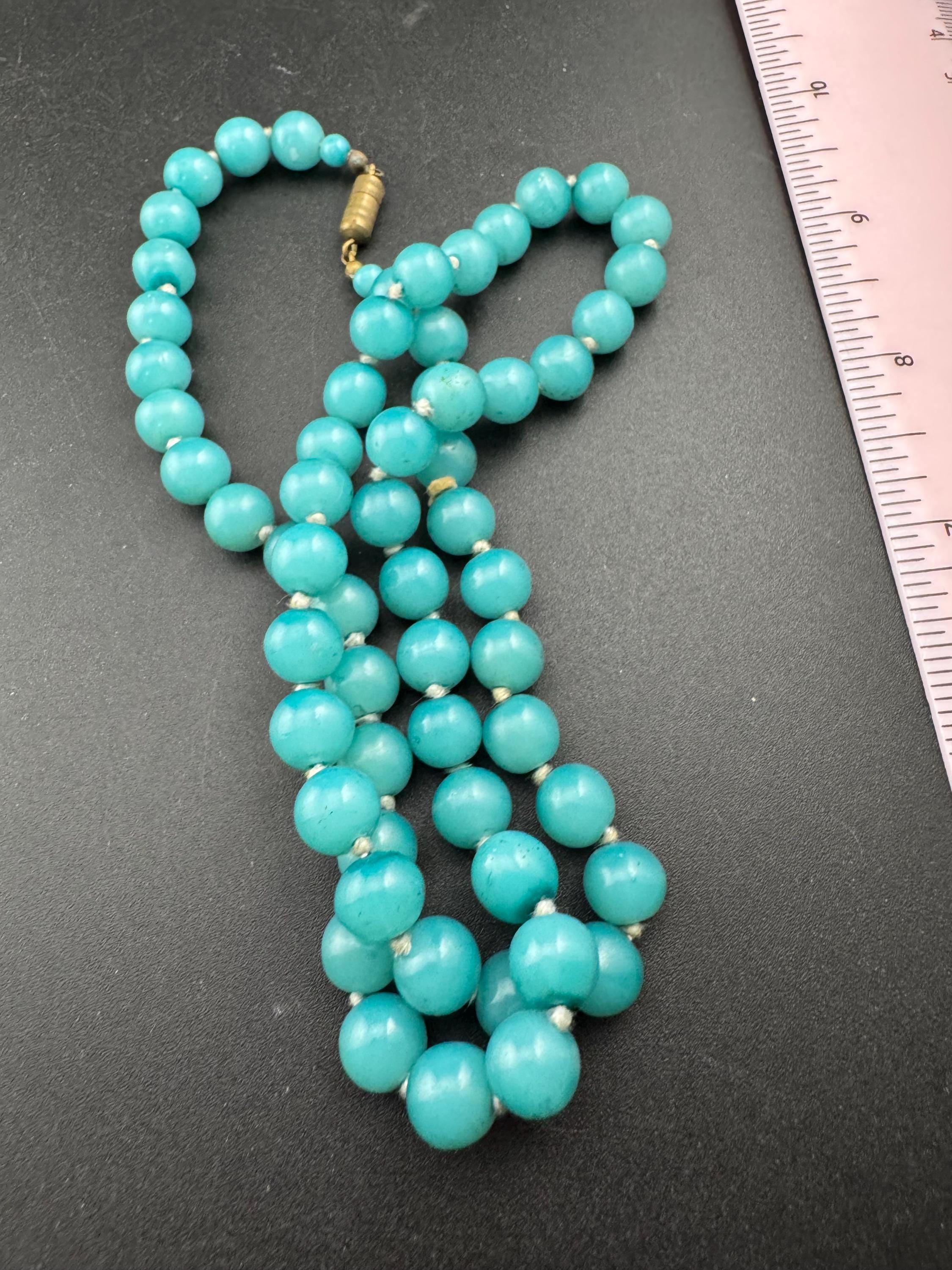 Mid century long length jade green beaded necklace with gemstone glass beads 62cm, knotted