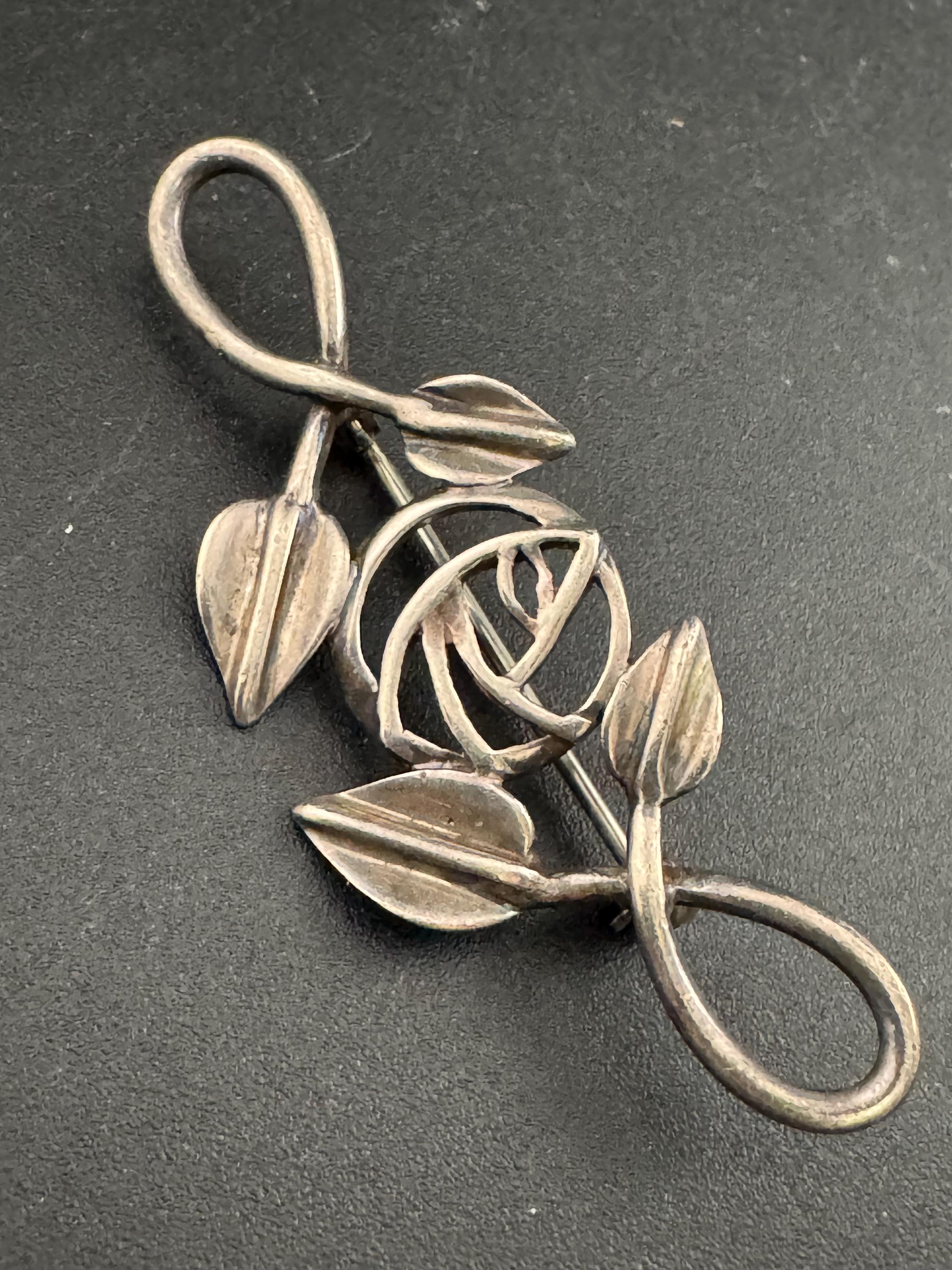 Sterling Silver Rennie Mackintosh Floral Brooch: Arts & Crafts Style