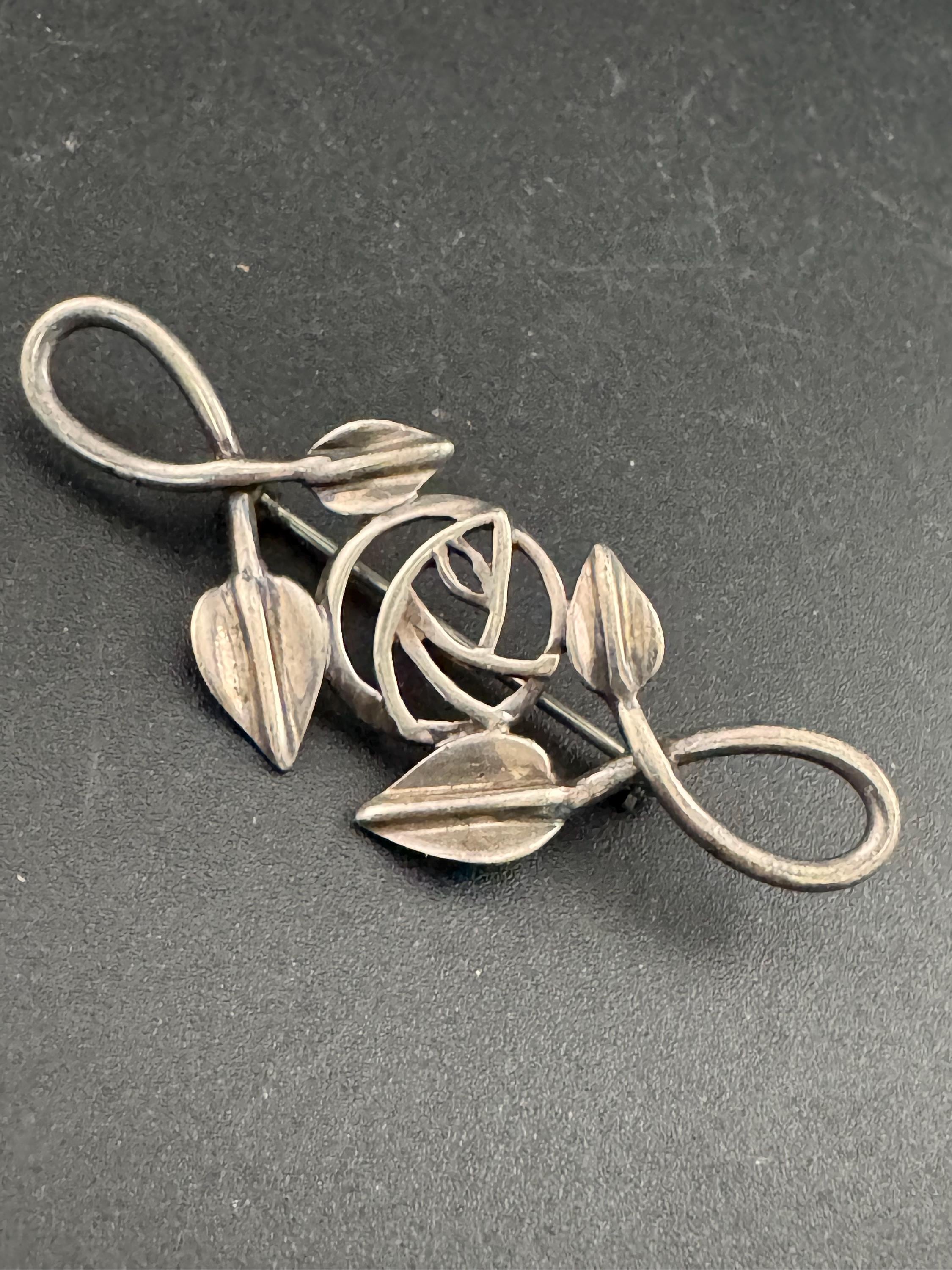 Sterling Silver Rennie Mackintosh Floral Brooch: Arts & Crafts Style