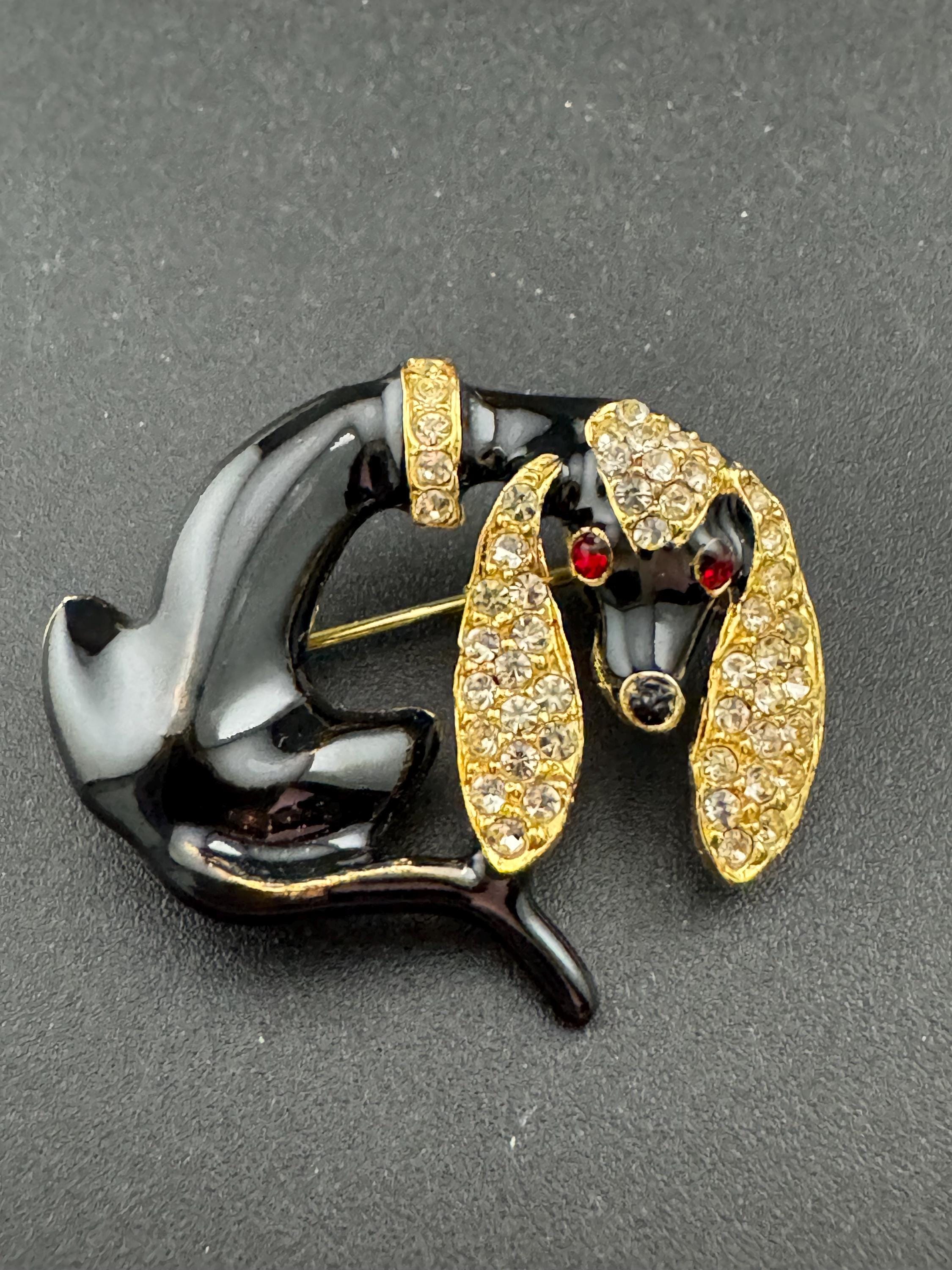Vintage black enamel coear diamanté crystal novelty Dog Brooch, daschound