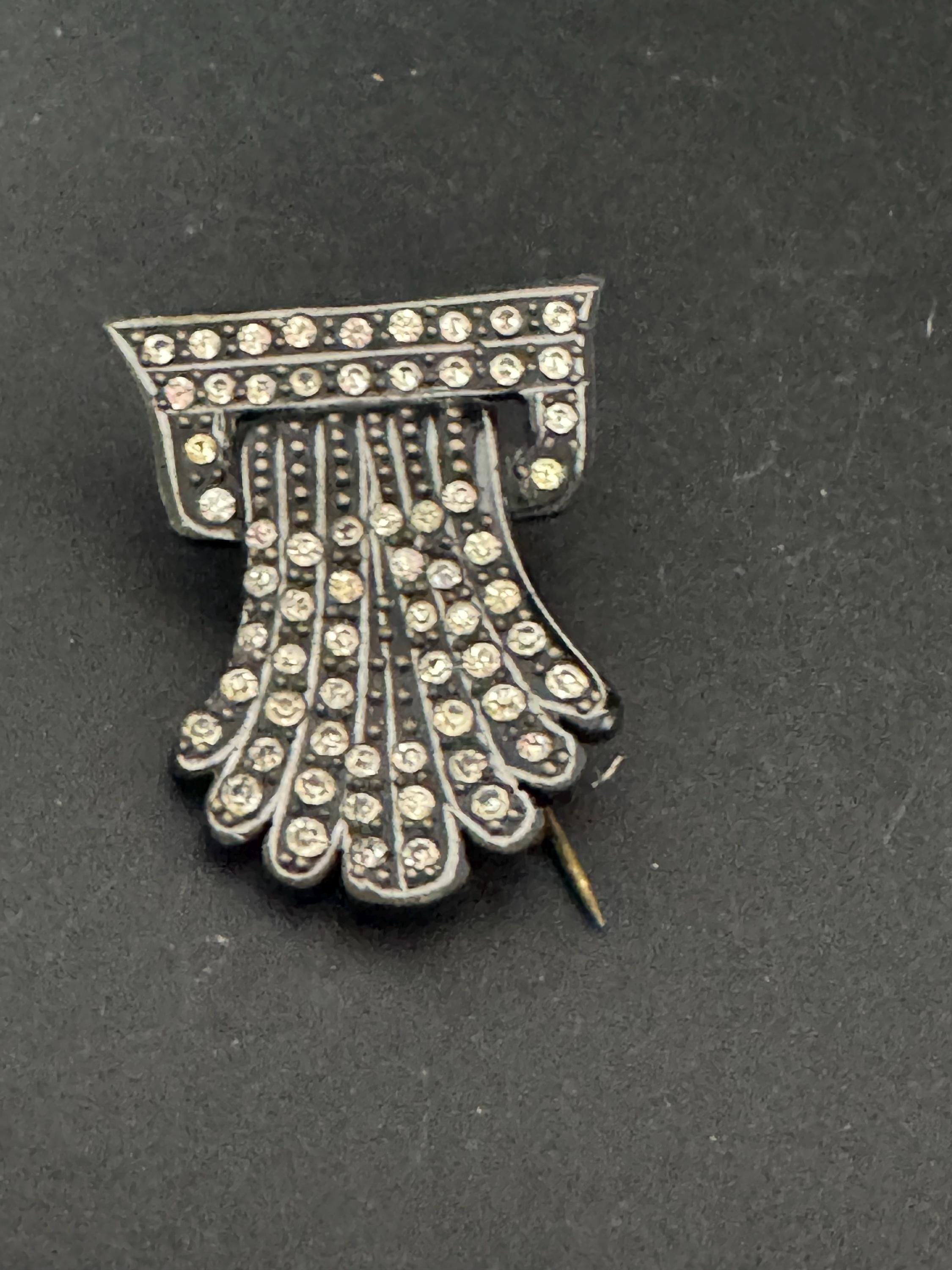 Art Deco hat flash pin diamanté paste black early plastic bakelite small 4cm
