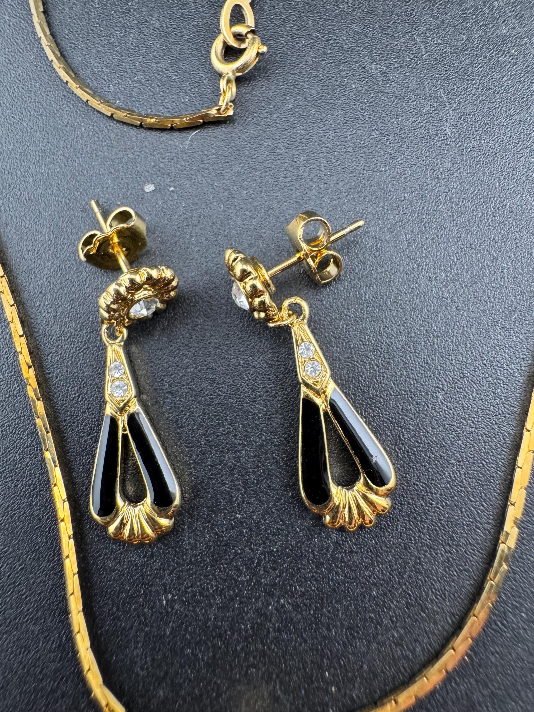 Vintage Gold Tone Enamel Diamanté Jewelry Set: Necklace & Earrings