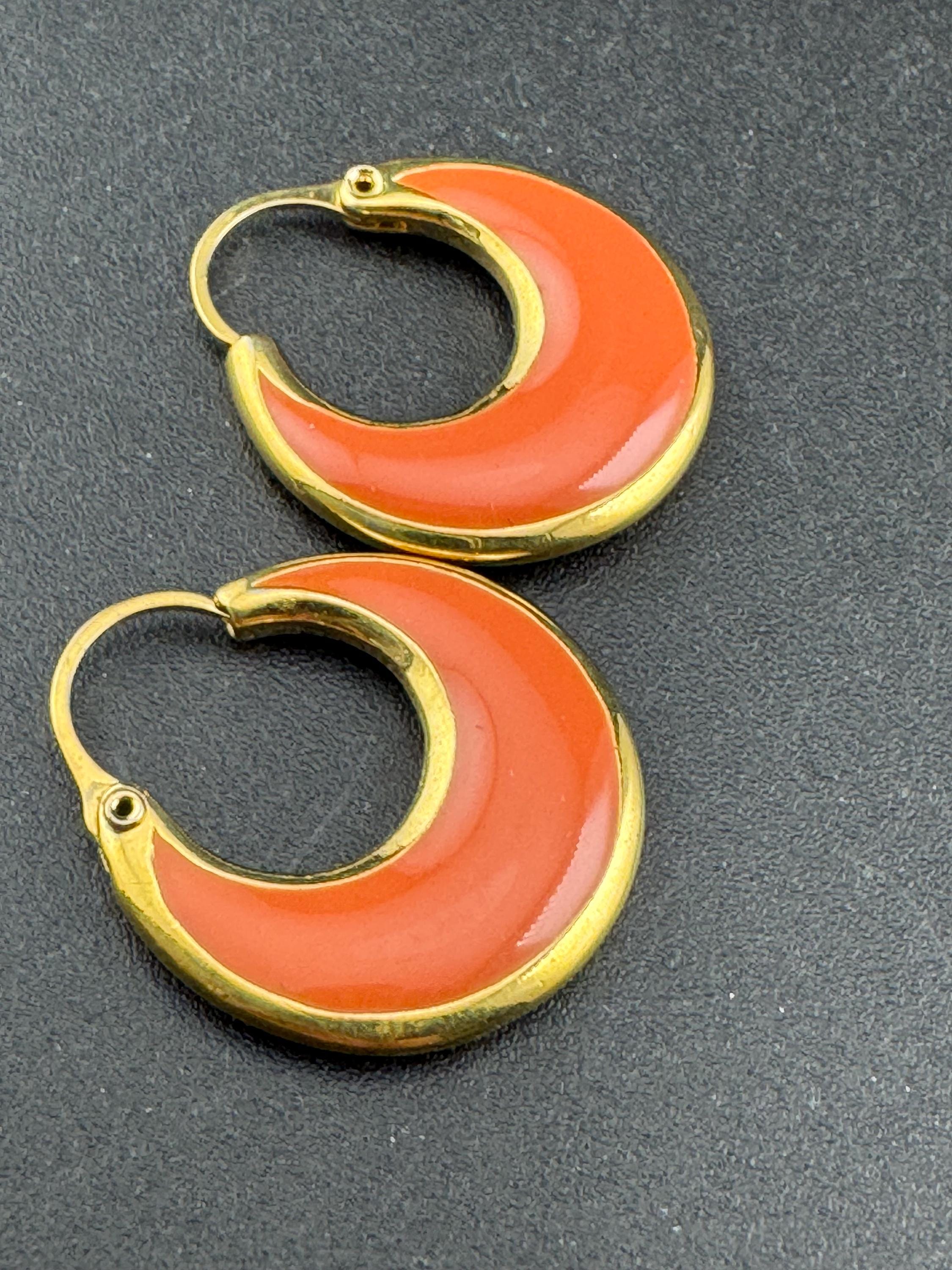 Vintage orange enamel gold tone crease hoop earrings for pierced ears