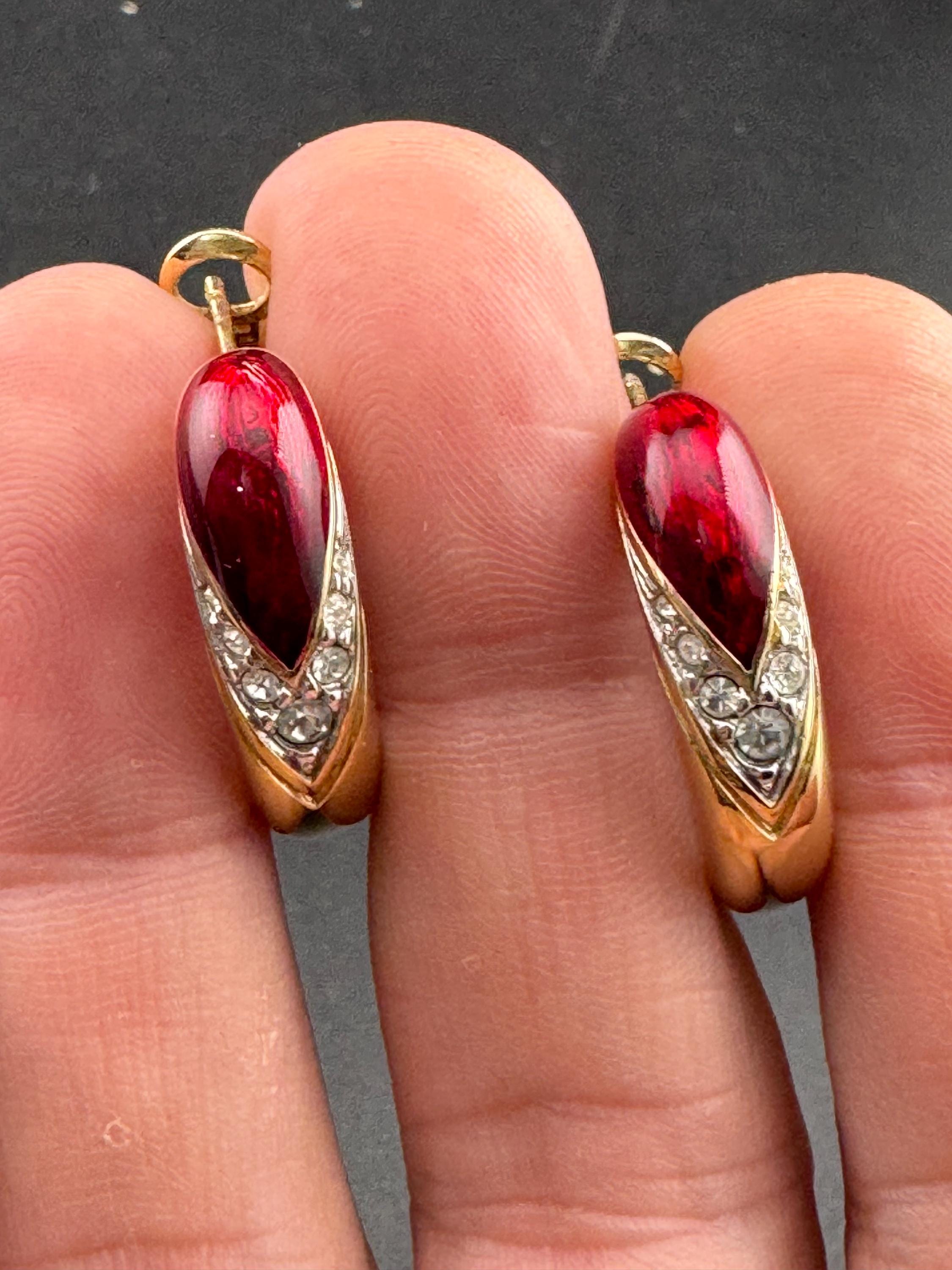 Vintage 1980s Gold tone metallic deep red enamel and diamanté hoop earrings pierced
