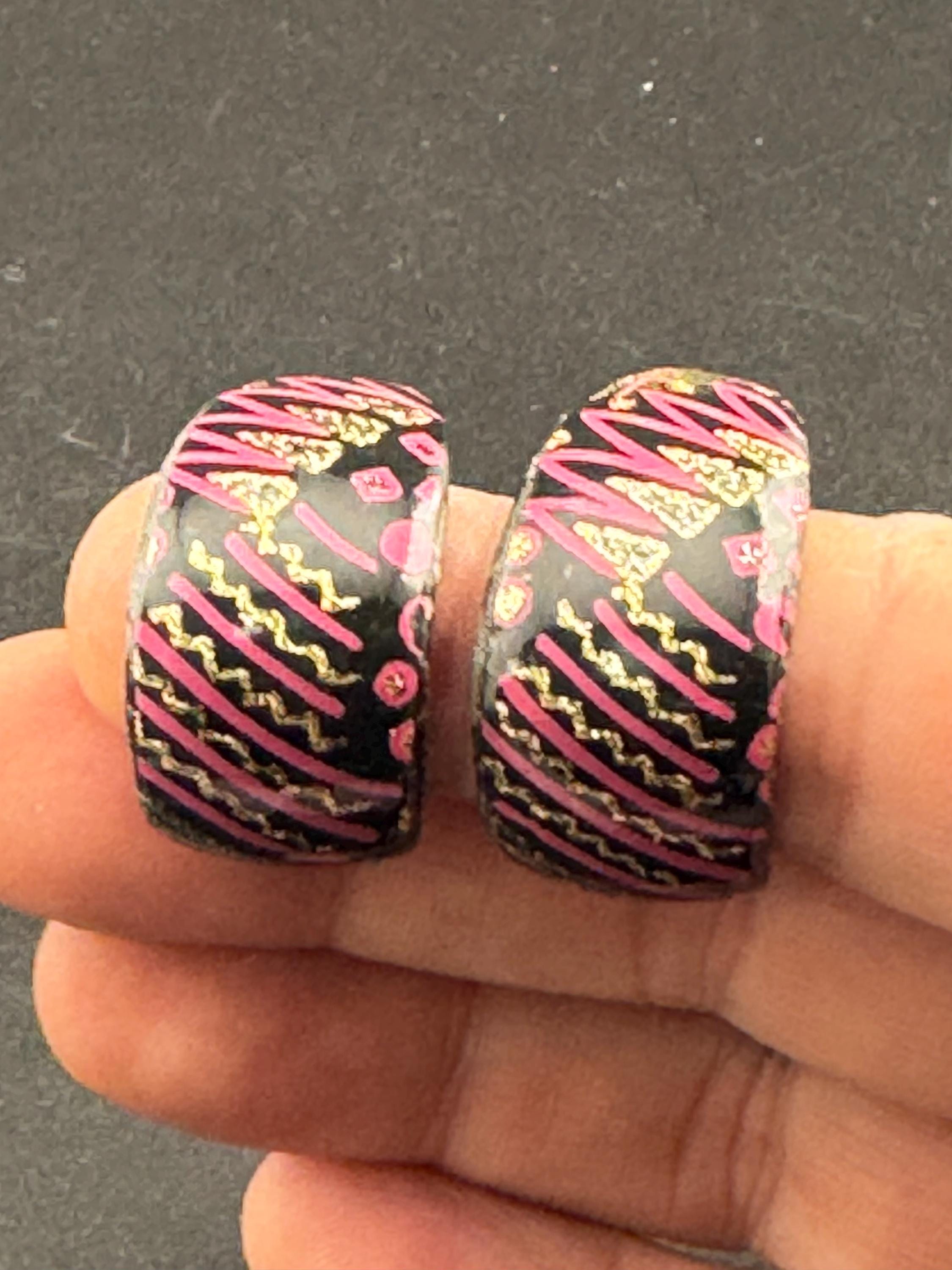 Large Purple and black plastic oval  hoop earrings 1980s vintage