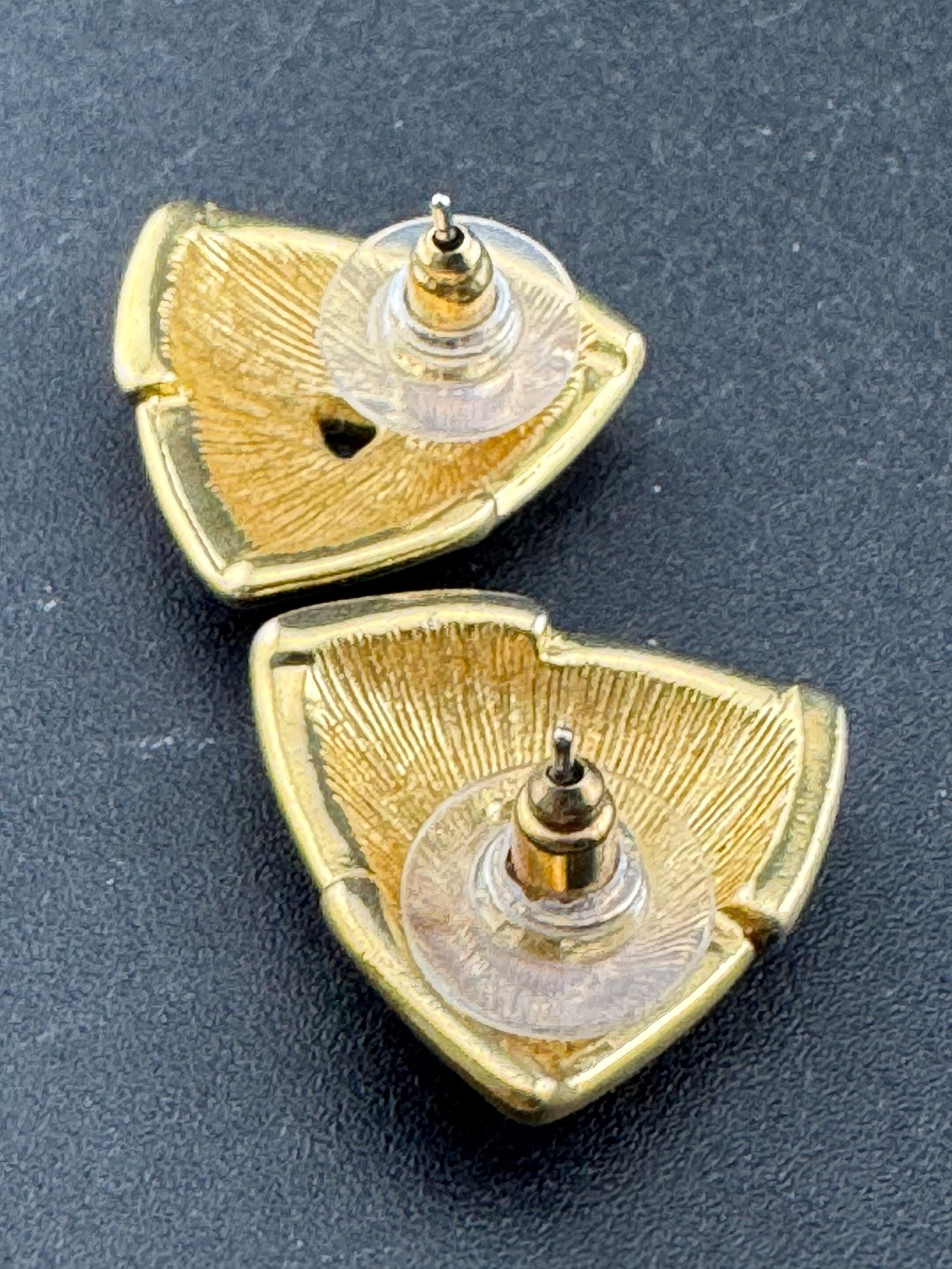 Black enamel pair stud earrings pierced Vintage Gold tone triangles