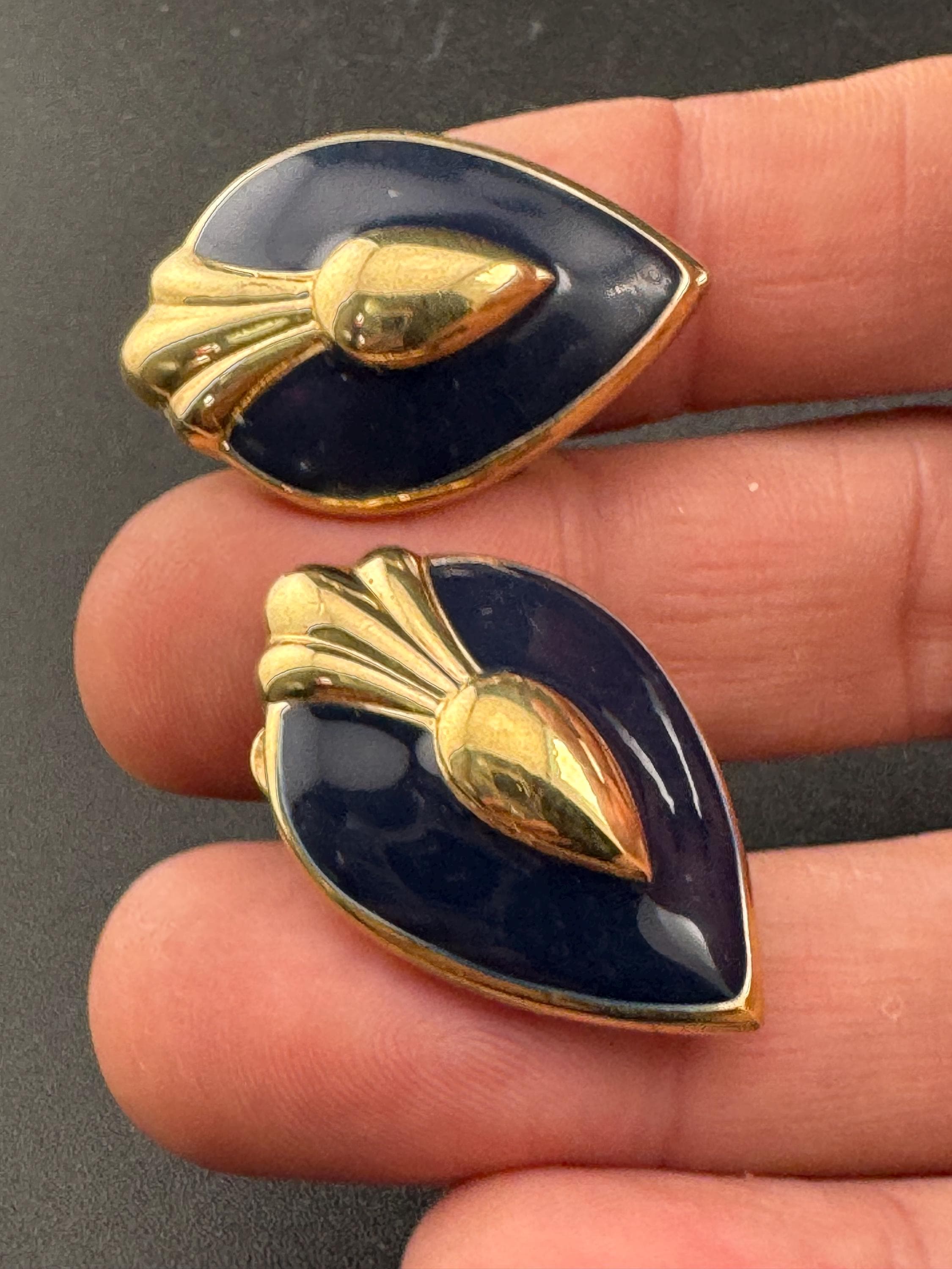 Signed Oscar de la renta designer navy blue enamel oversized 3.5cm teardrop clip on earrings, vintage gold plated