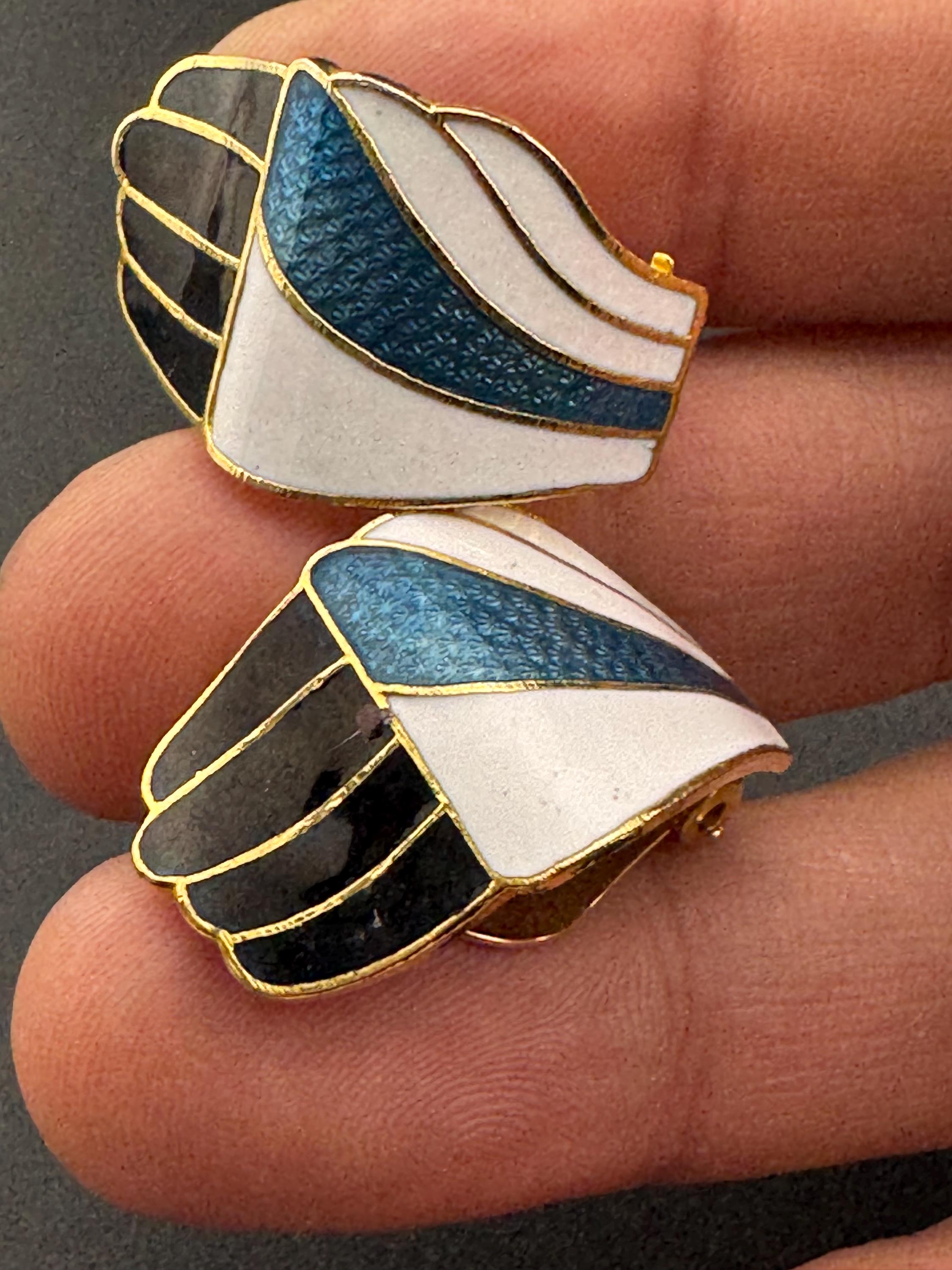 Vintage Retro pair black blue and white cloisonné enamel geometric  half hoop curved clip on earrings gold tone