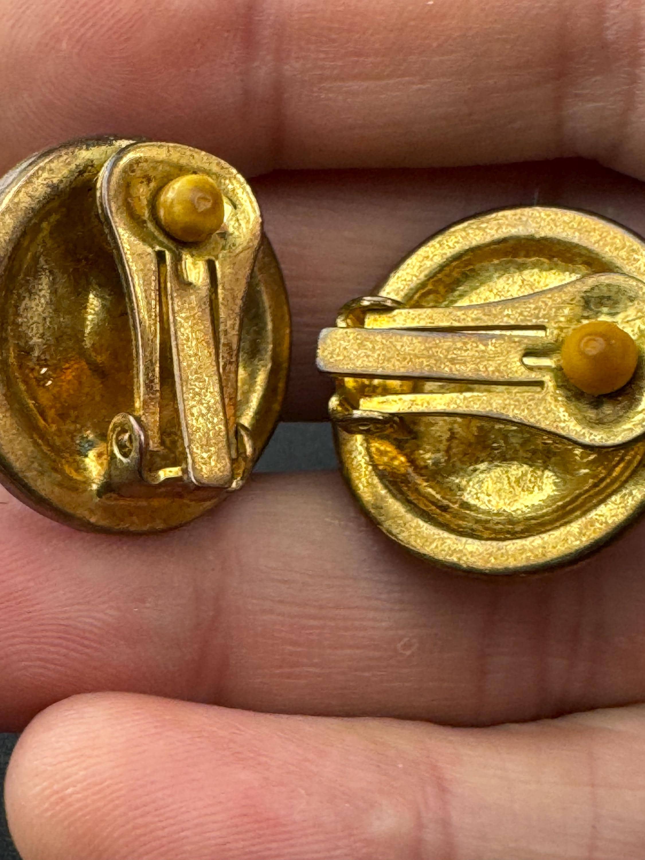 Vintage gold tone blue enamel faux Pearl cabochon round clip on earrings