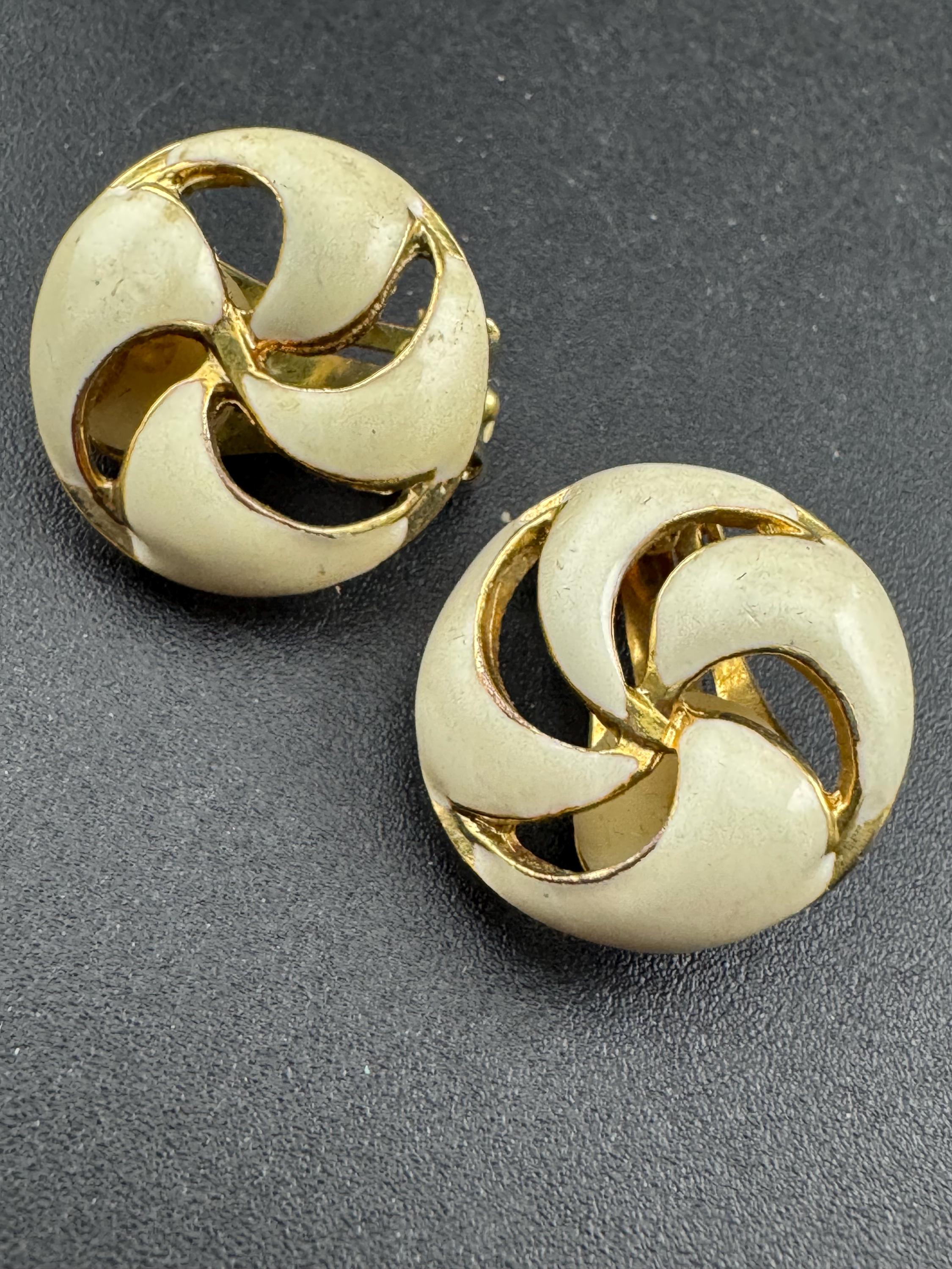 Vintage Gold Tone Enamel Clip On Earrings: 1980s Swirl Design