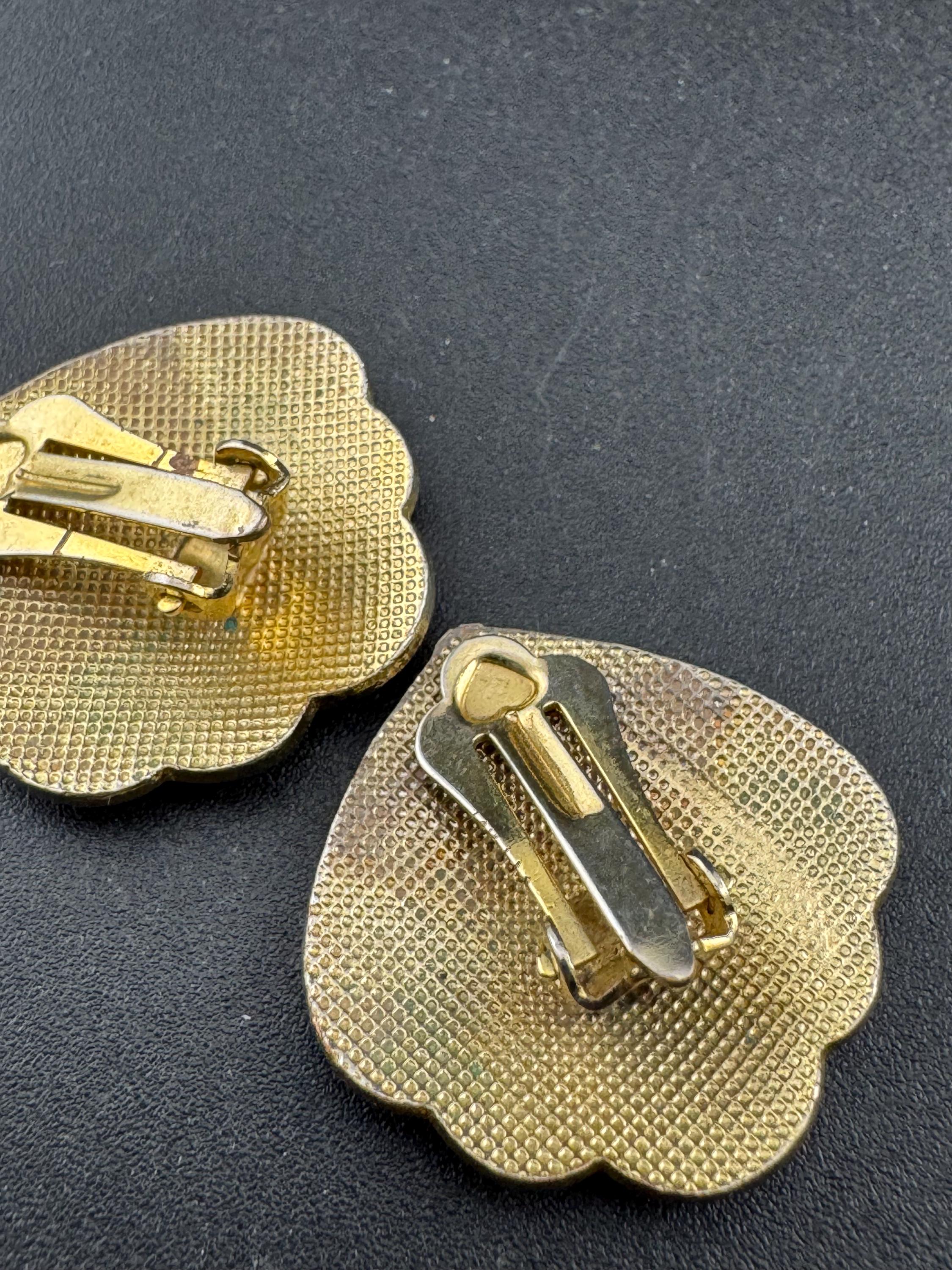 Vintage Gold tone black beige cream enamel art deco style clip on earrings 1980s 1990s