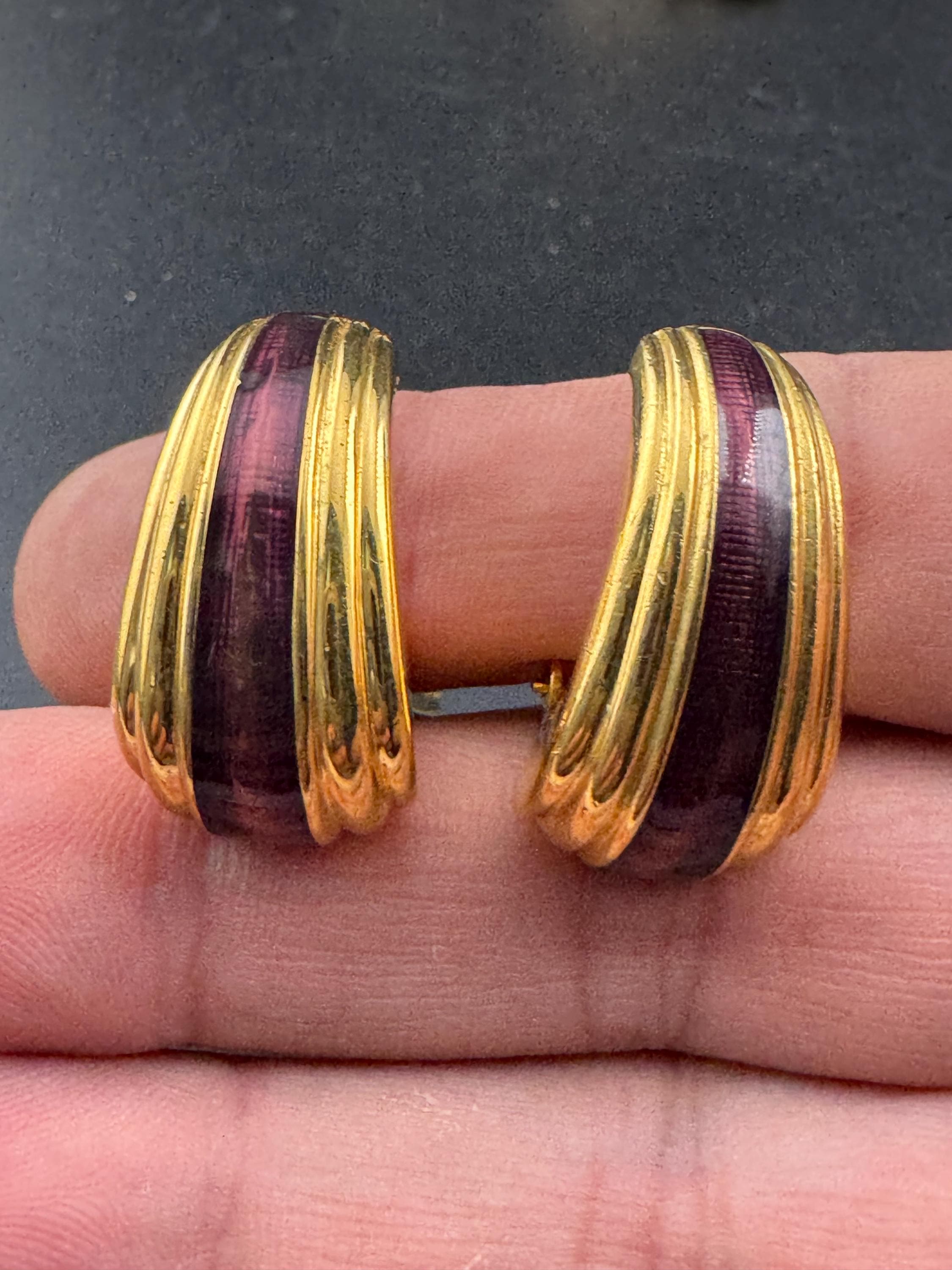Vintage brown bronze enamel gold tone half hoop curved Clip On Stud Earrings 1980s retro