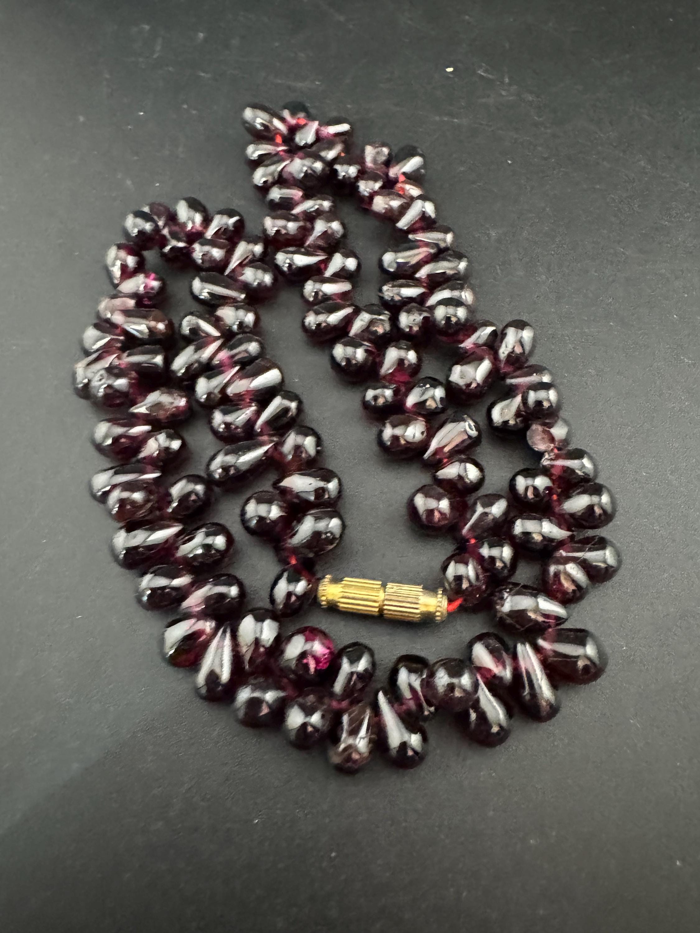 Antique Art Deco natural garnet red purple gemstone beaded necklace 45cm