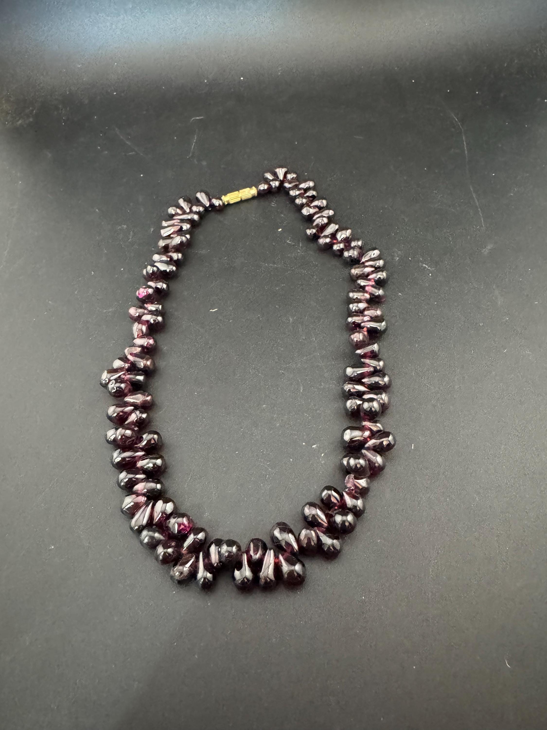Antique Art Deco natural garnet red purple gemstone beaded necklace 45cm
