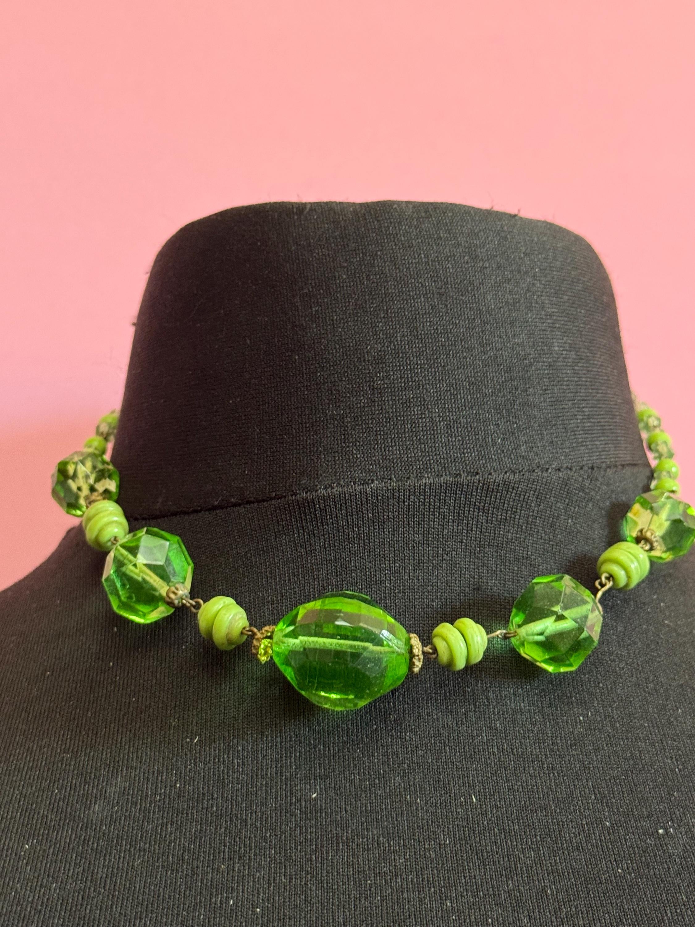 Old UV Reactive Art Deco faceted abs milder glass Czech beaded necklace, uranium 44cm