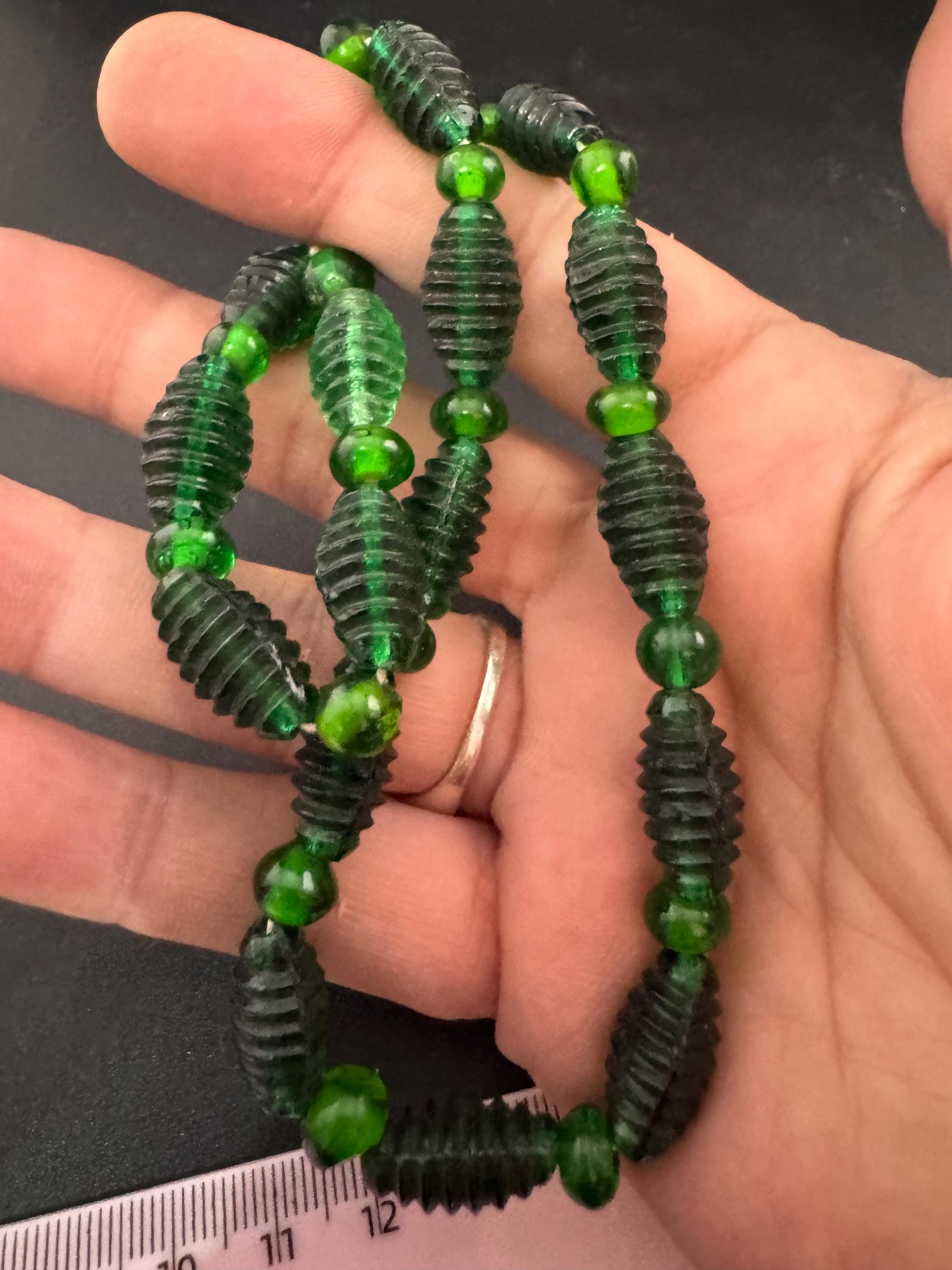 Antique art deco green glass crystal ribbed beaded carved detail necklace vintage rolled gold