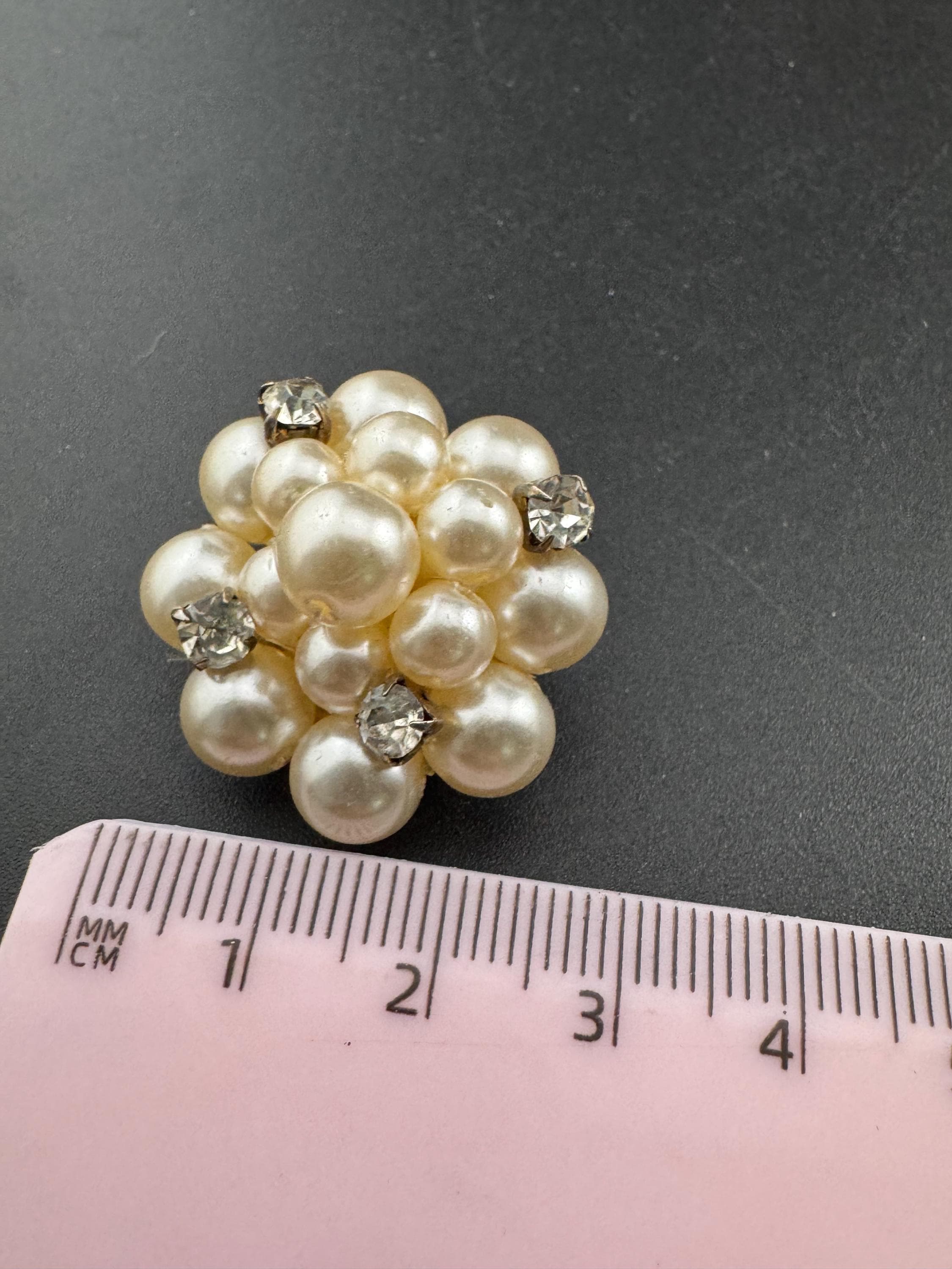 Large 2.5cm round Vintage cluster faux Pearl diamanté Clip on Statement Earrings