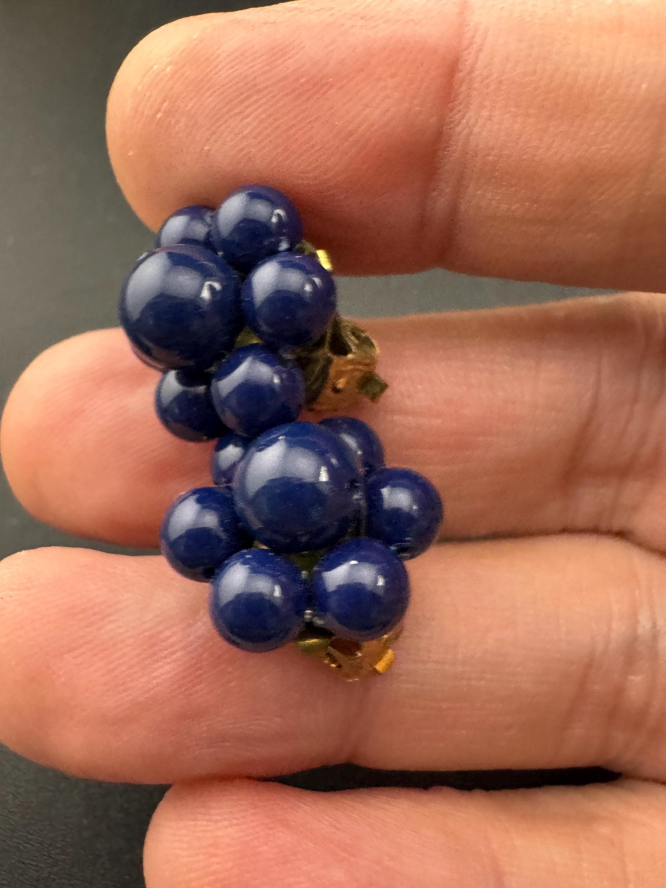 Vintage snall dark navy blue floral plastic beaded Cluster Clip On Earrings