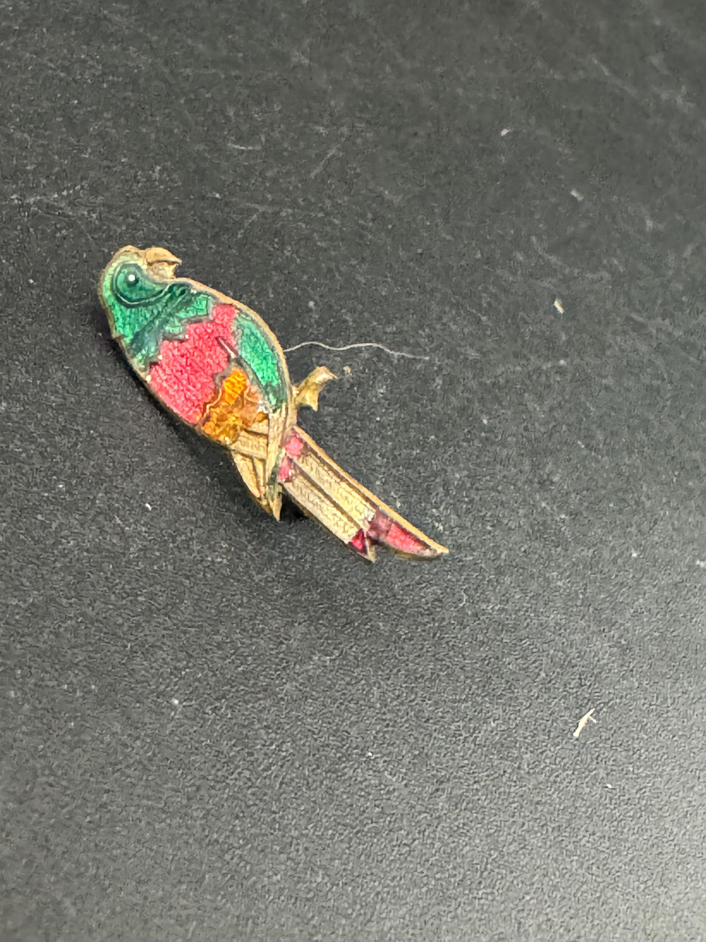 Sweet little art deco Early brass green and red enamel parrot Brooch 2.8cm