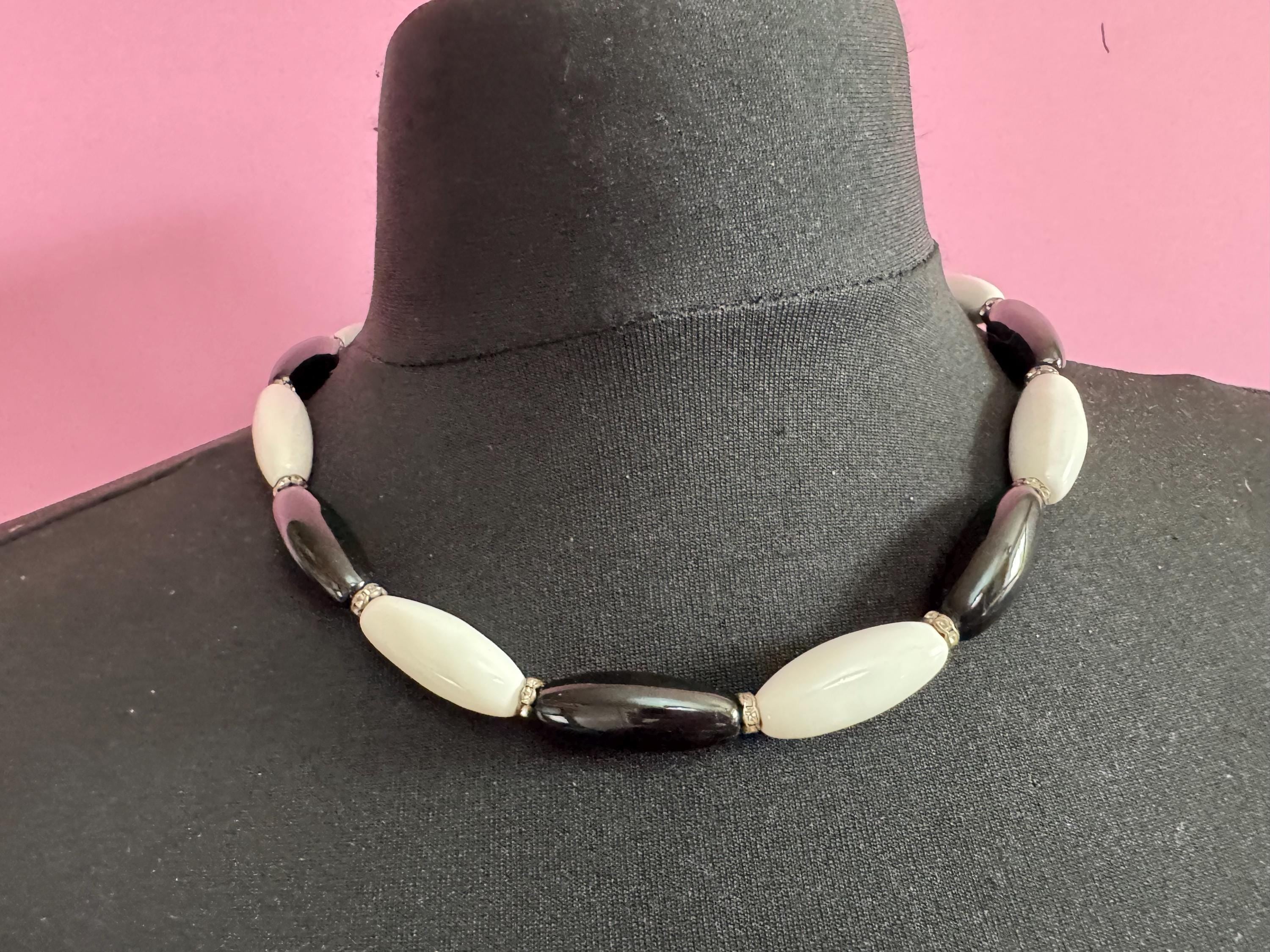 Vintage black and White monochrome milk glass oval beaded collar necklace 52cm