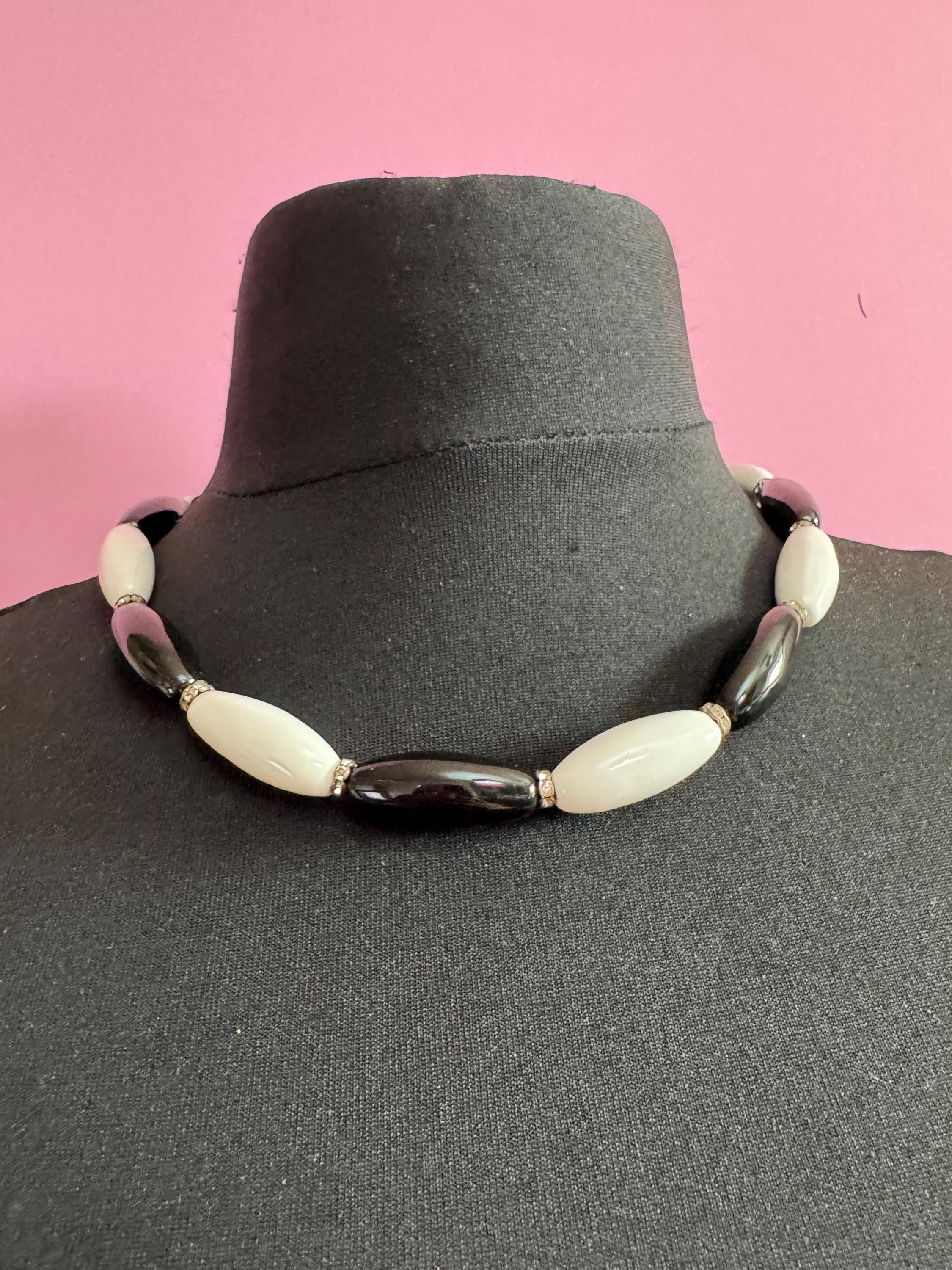 Vintage black and White monochrome milk glass oval beaded collar necklace 52cm