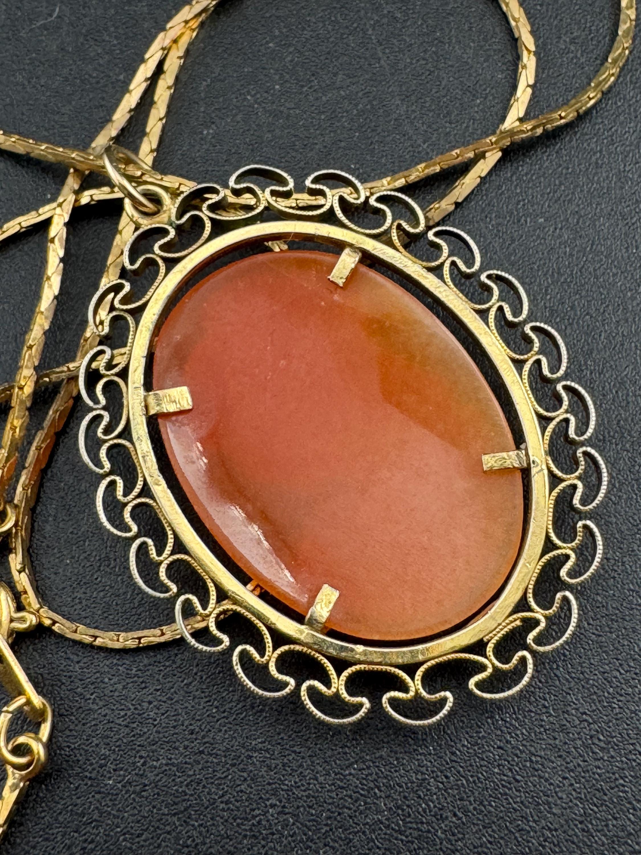 Vintage Gold plated Carved shell cameo pendant necklace on a 45cm plated chain 1970s 1960s