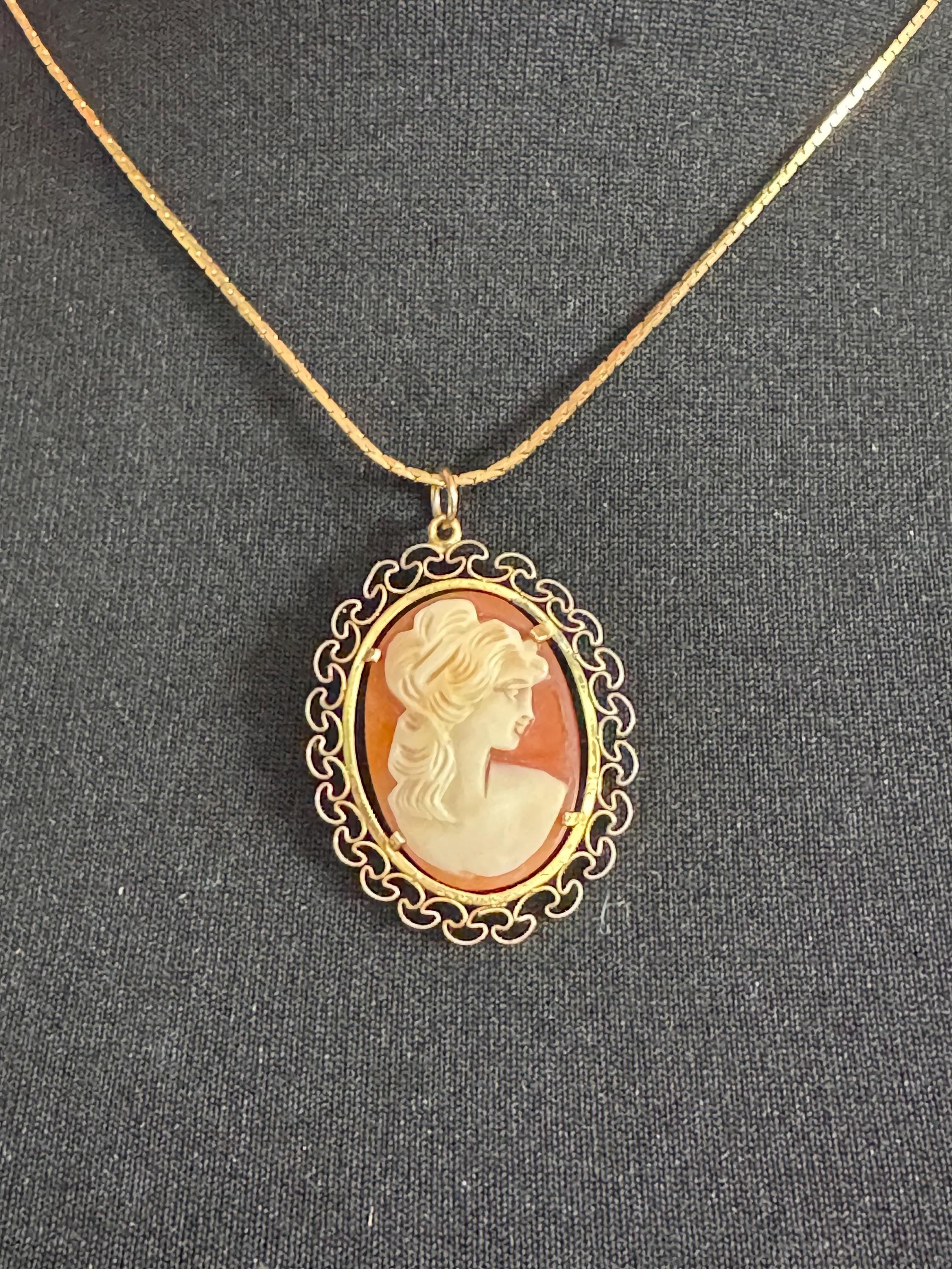 Vintage Gold plated Carved shell cameo pendant necklace on a 45cm plated chain 1970s 1960s