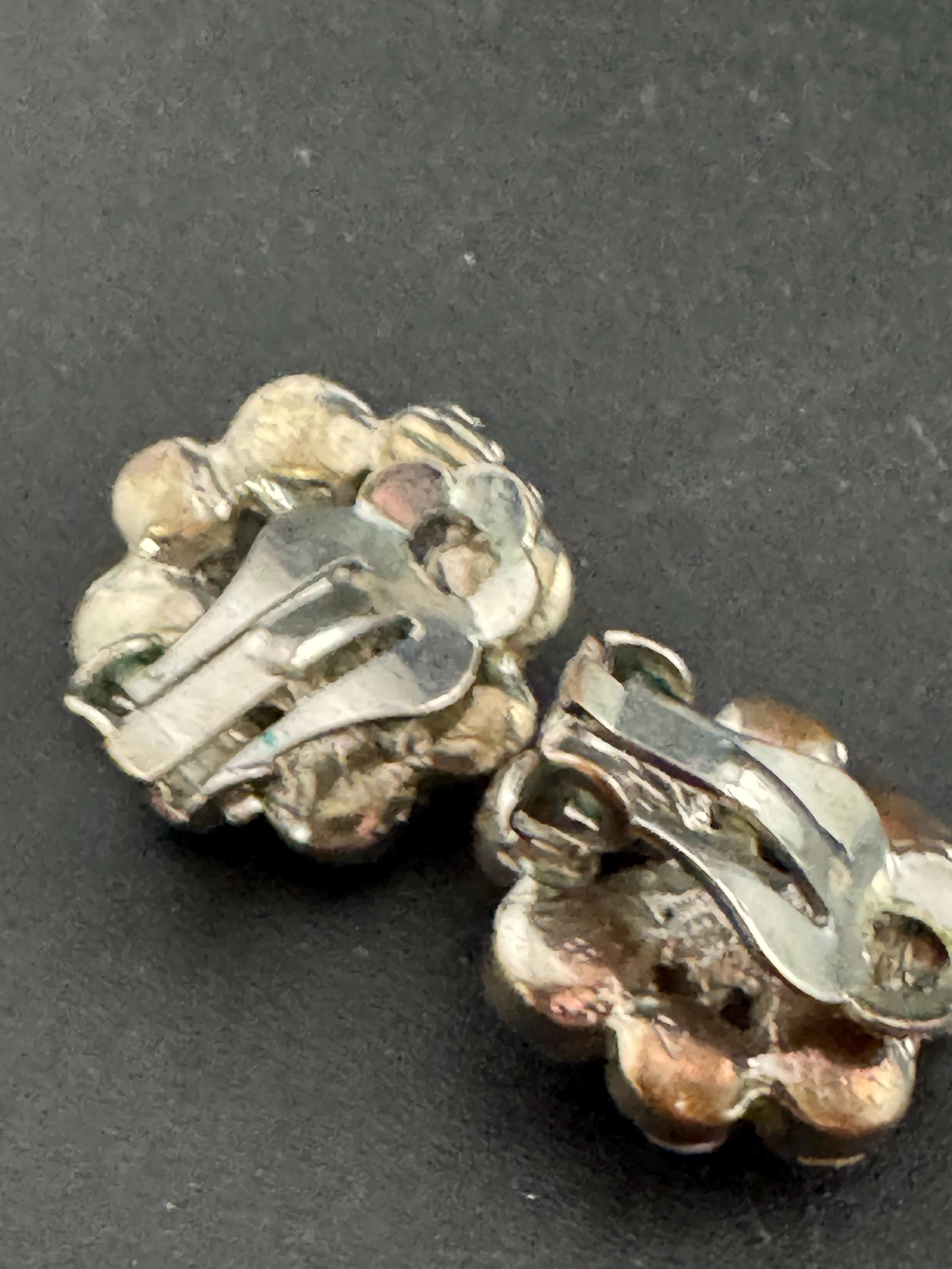 vintage small 1.75cm silver tone Round black and clear glass rhinestone crystal  stud clip on earrings