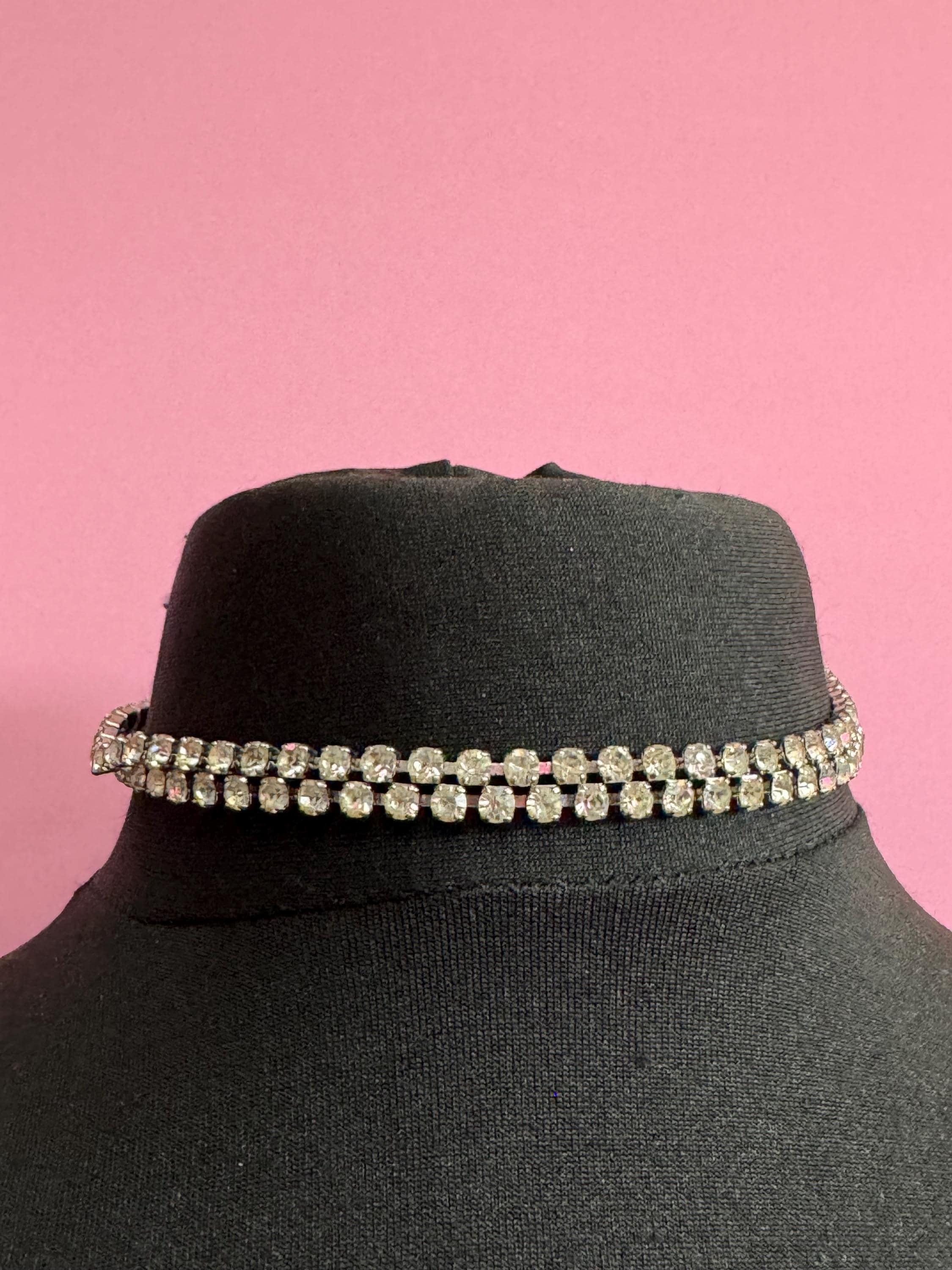 Dainty sit on the neck petite 38cm vintage clear diamanté rhinestone crystal silver tone choker necklace mid century