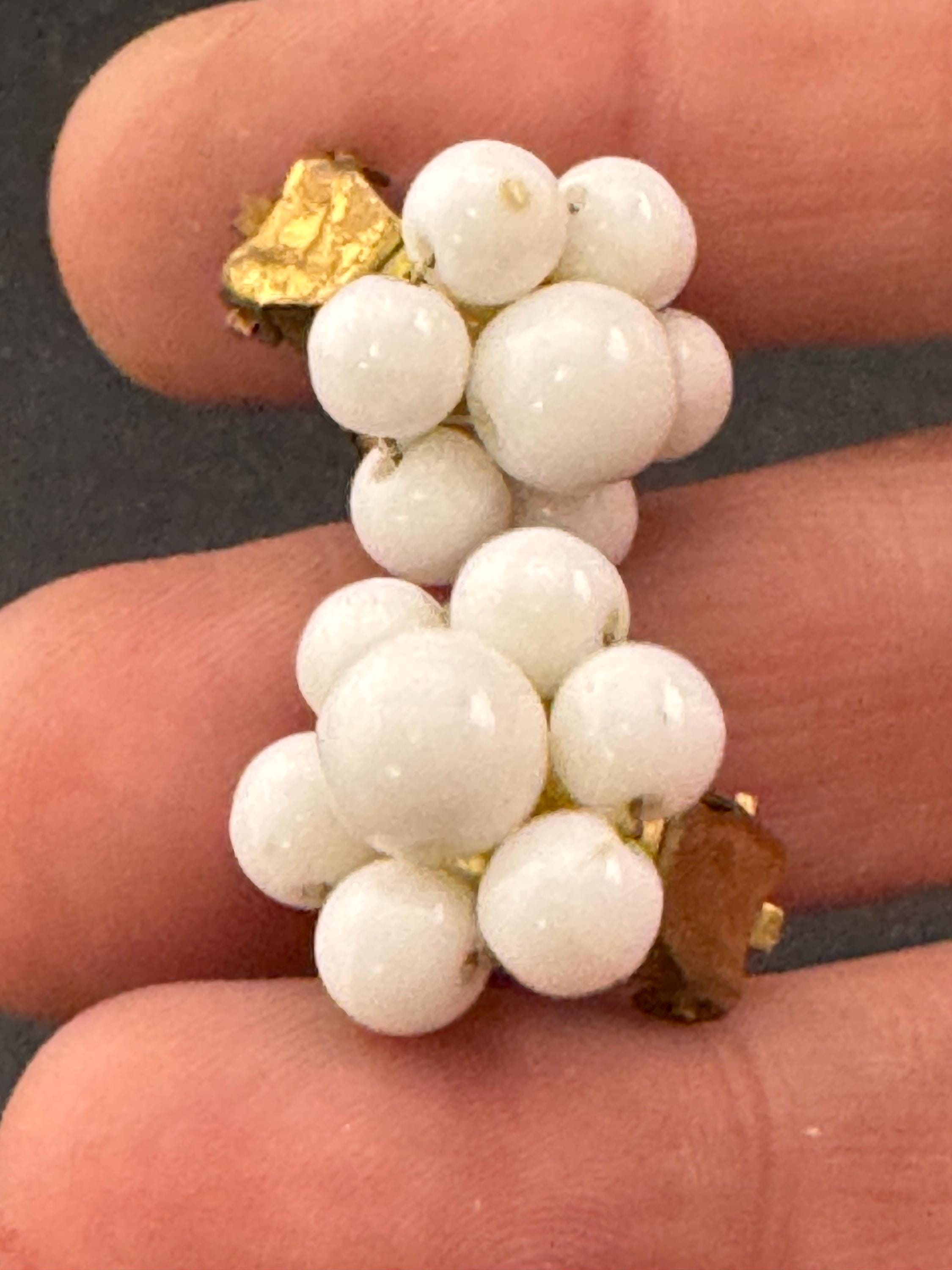 Vintage 1.75cm white milk glass floral beaded Cluster Clip On Earrings 1940s 1950s