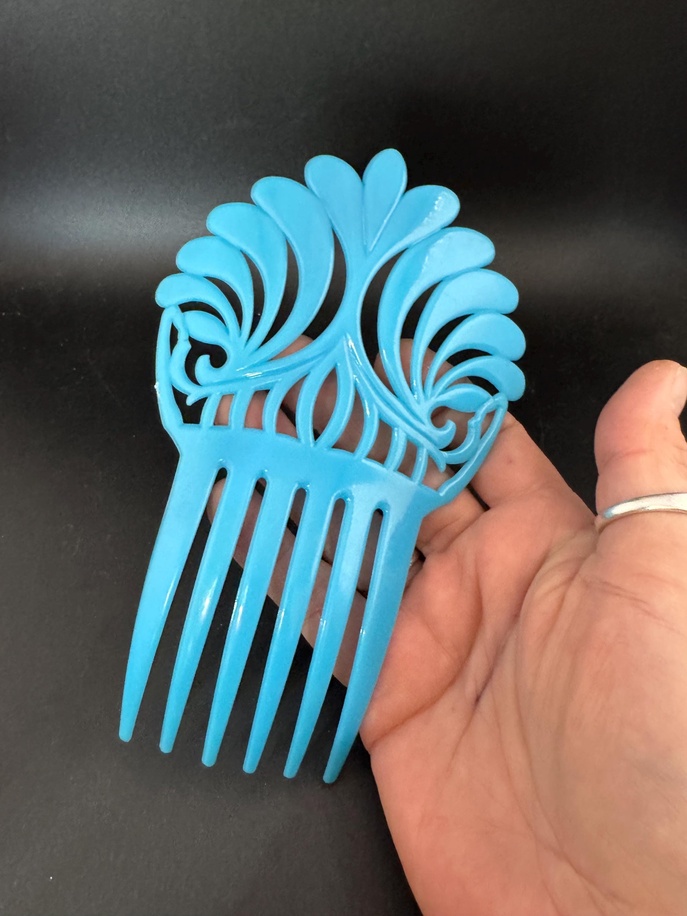 vintage turquoise BLUE openwork plastic traditional Spanish peineta hair comb, mantilla
